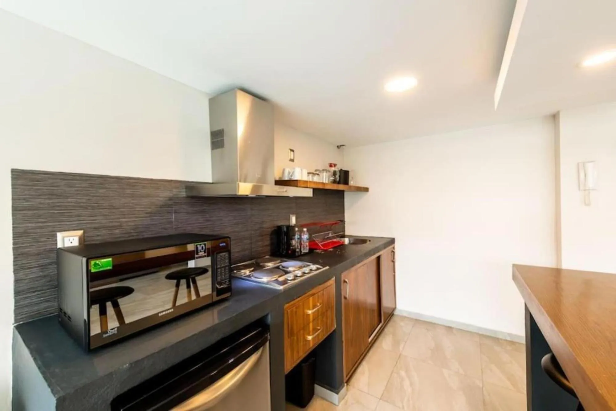 Coffee/tea facilities in Rochester 10