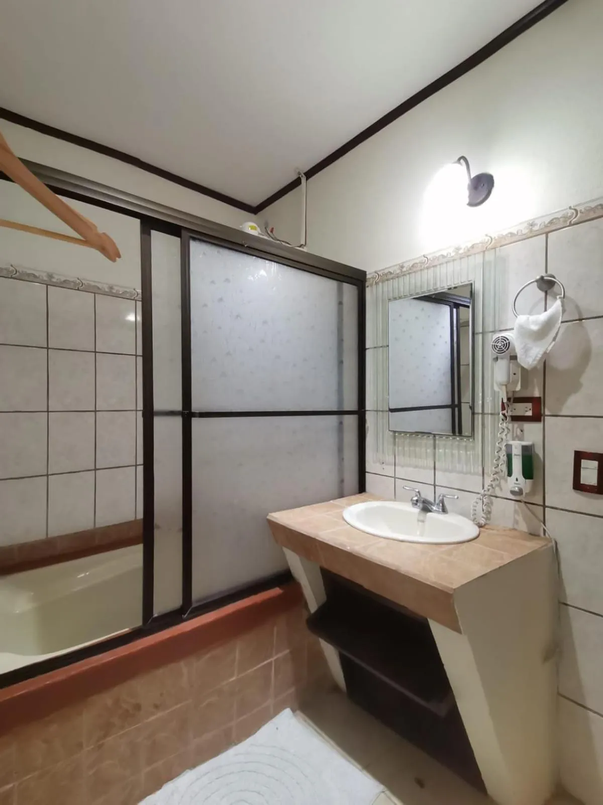 Shower, Bed in Diuwak