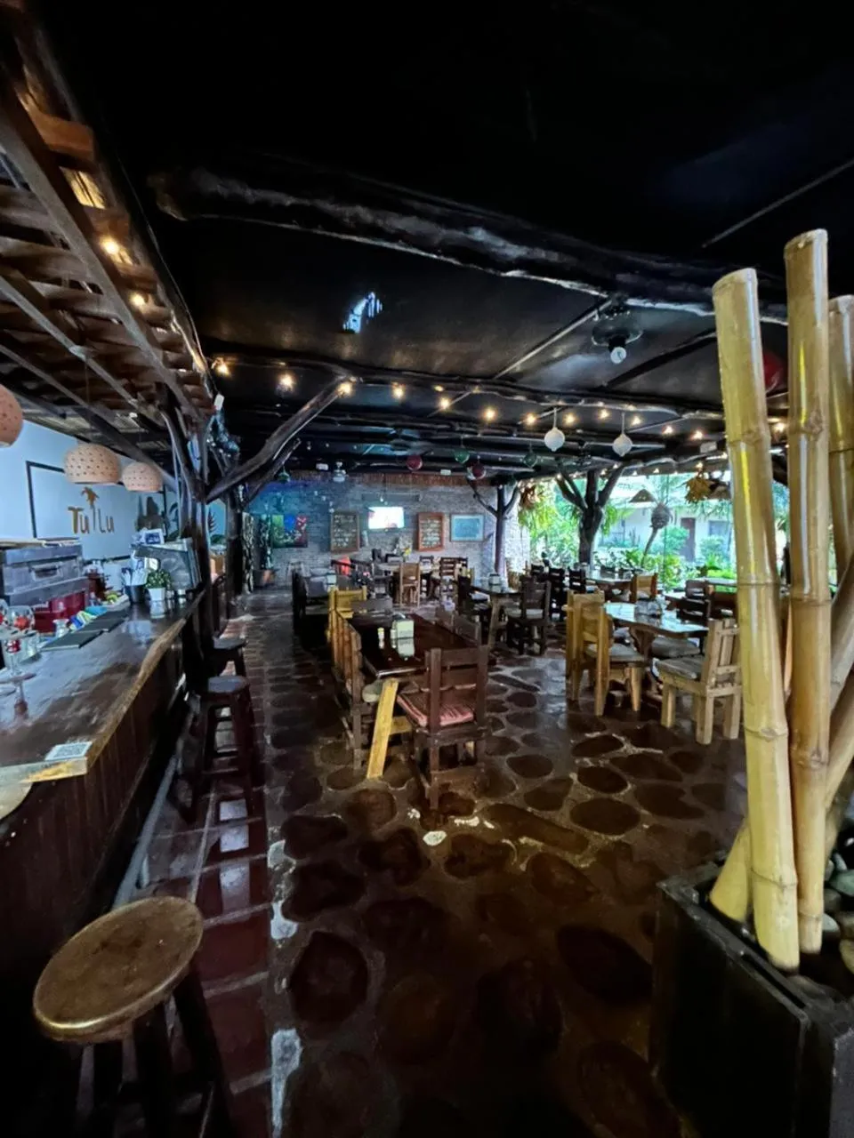 Restaurant/places to eat in Diuwak