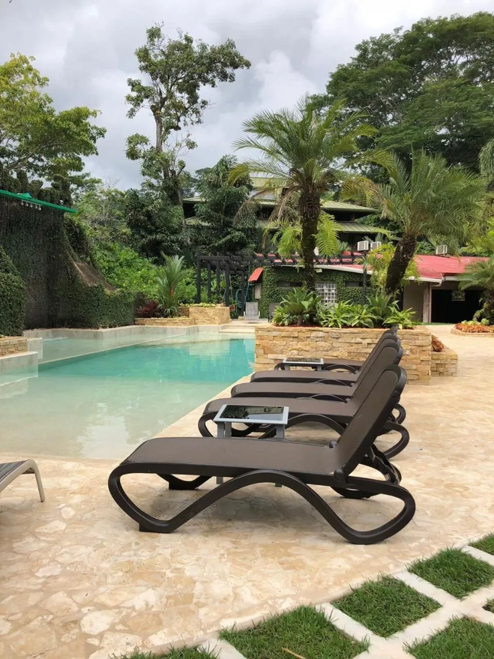 Swimming pool in Diuwak