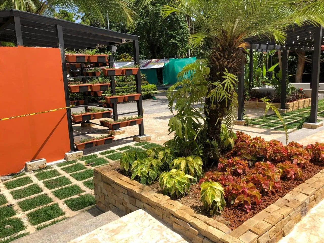 Swimming pool in Diuwak