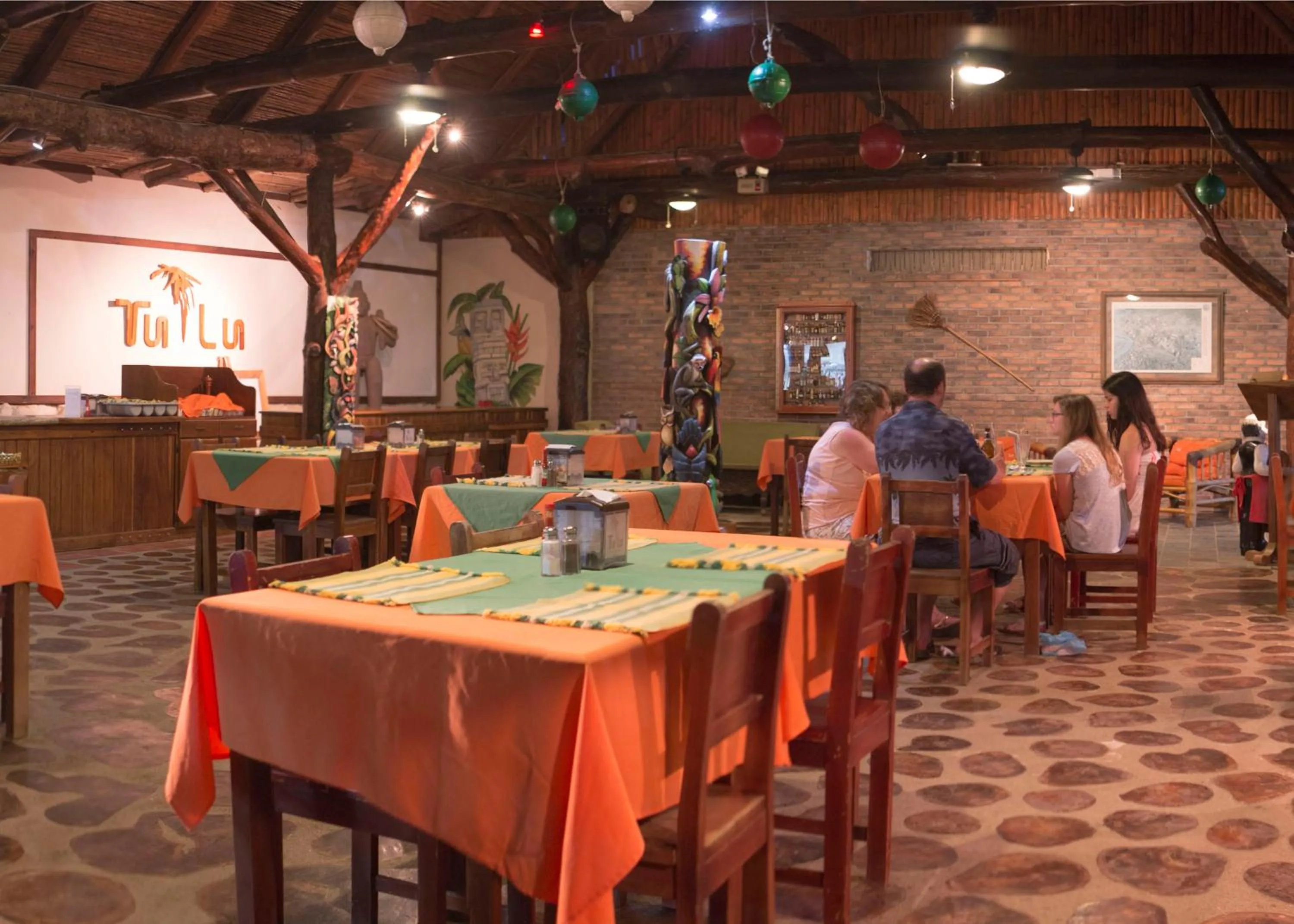 Restaurant/places to eat in Diuwak