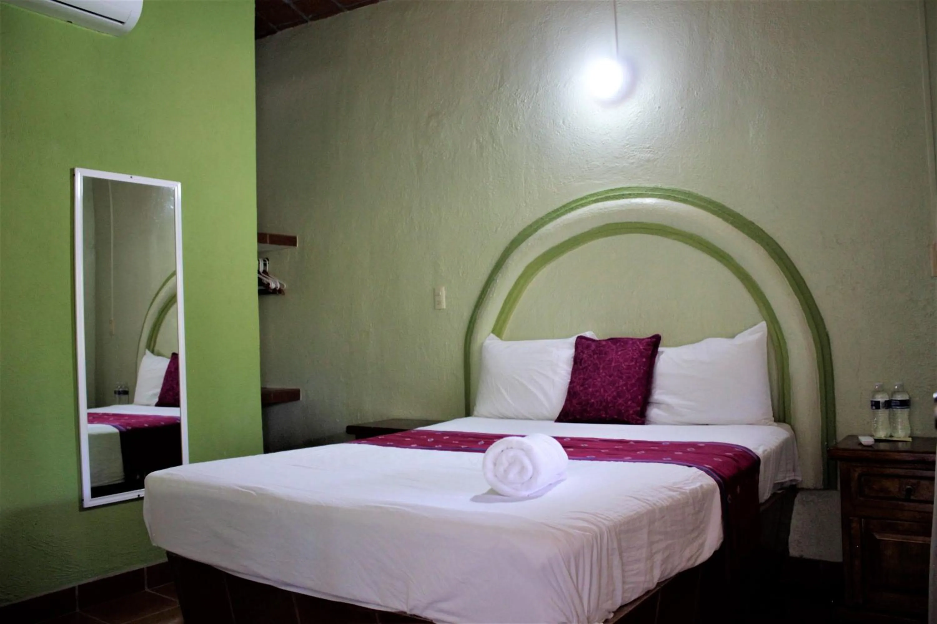 Photo of the whole room, Bed in Hotel Diamante Sayulita