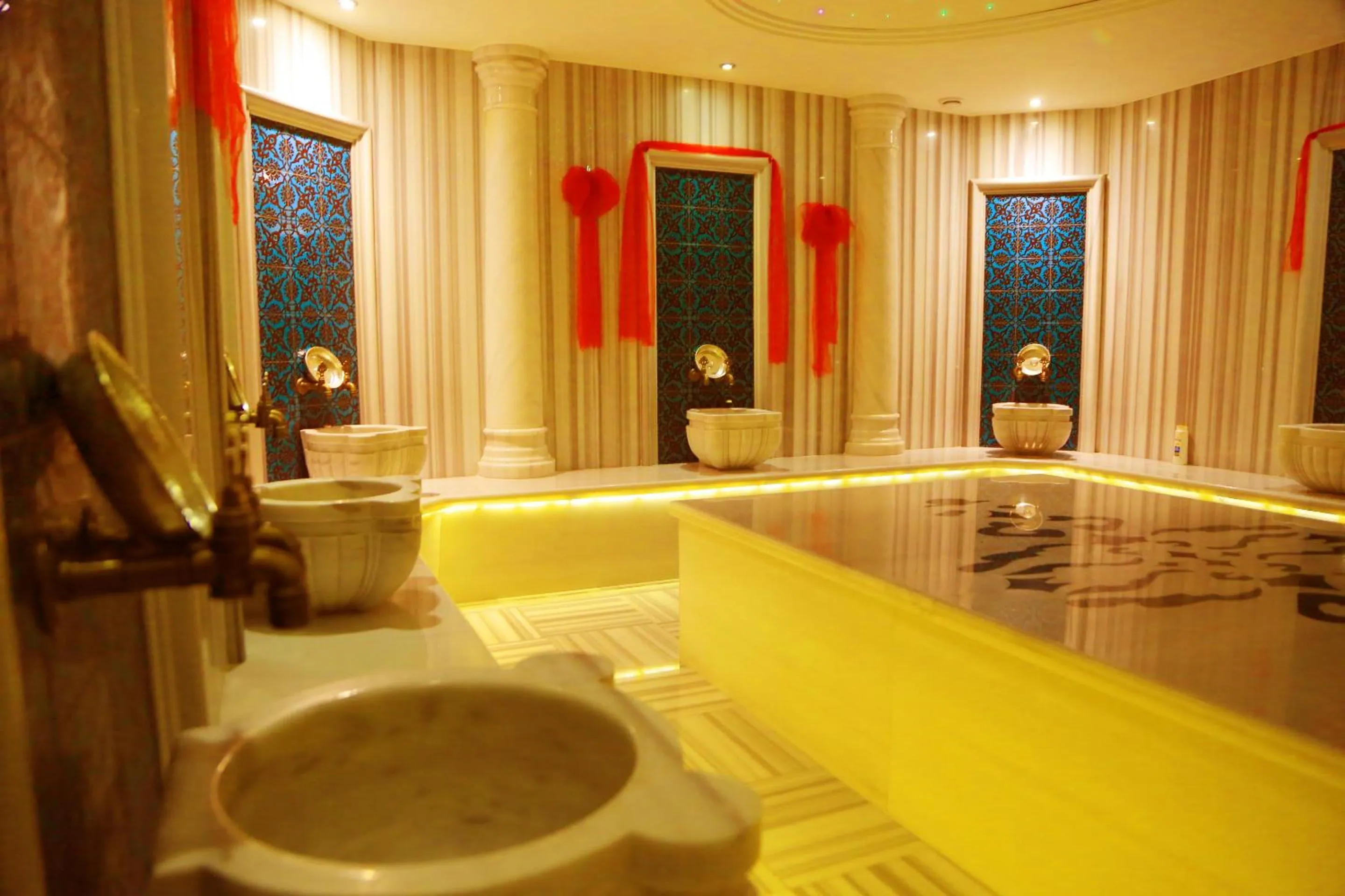 Spa and wellness centre/facilities in New Garden Hotel
