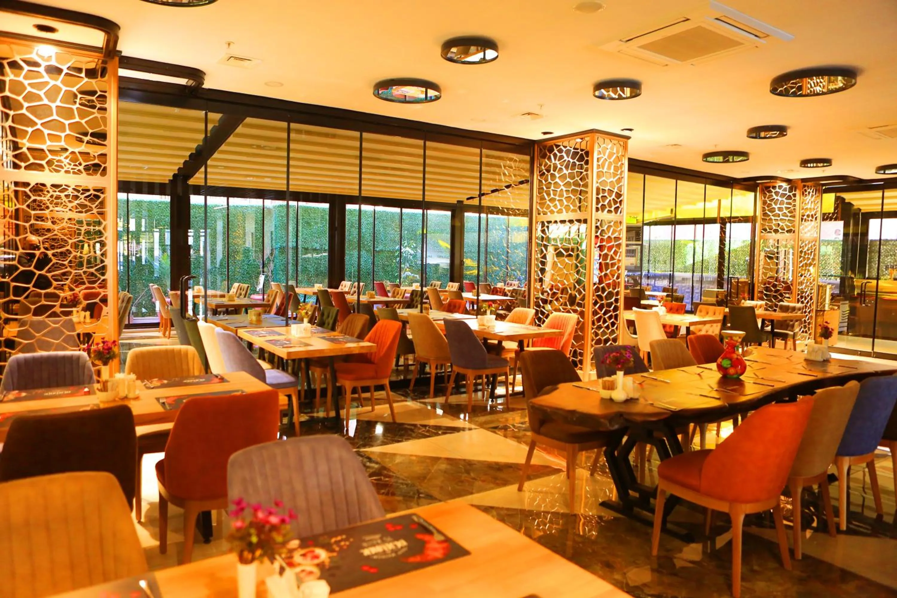 Restaurant/places to eat in New Garden Hotel