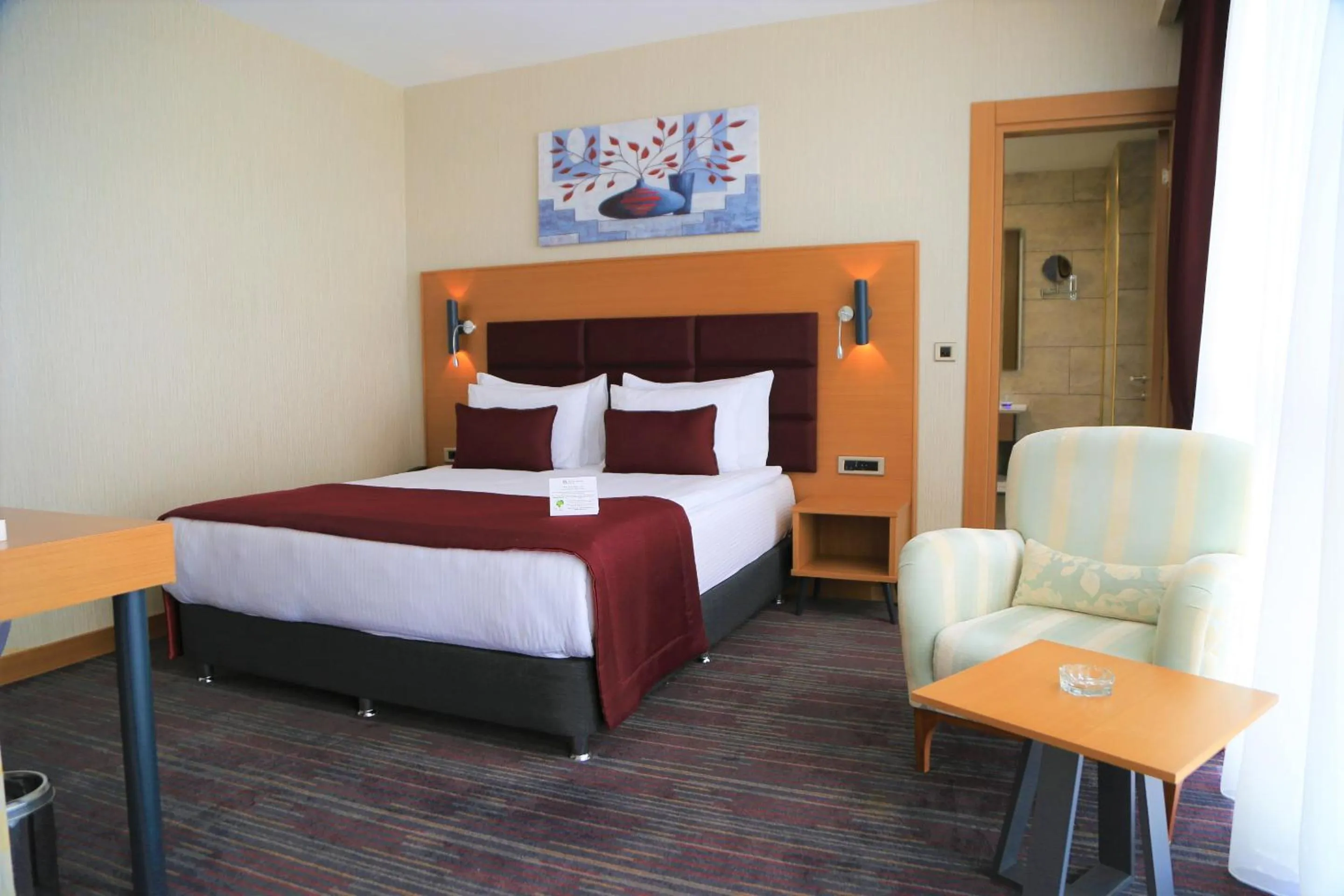 Bed in New Garden Hotel