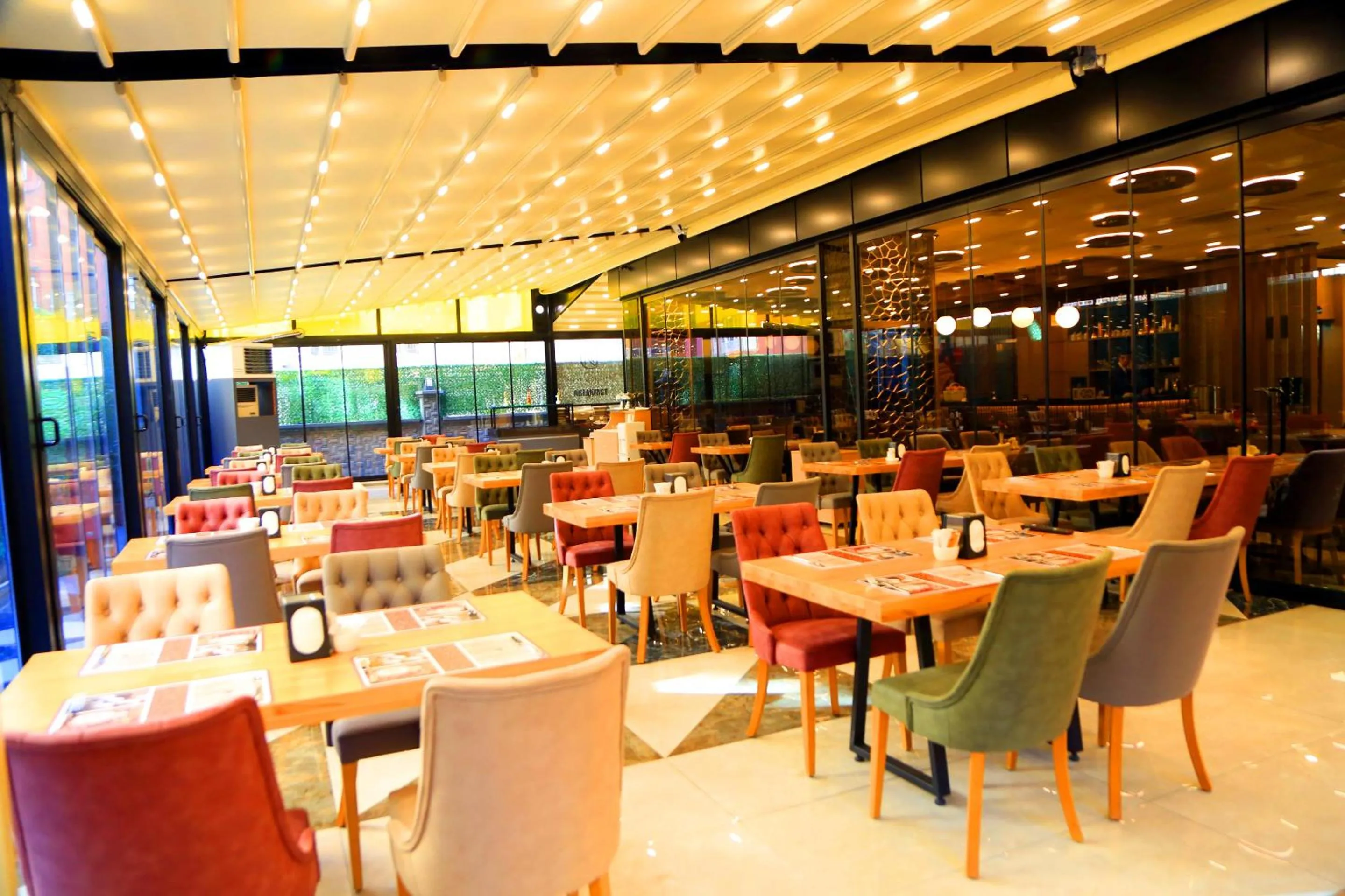 Restaurant/places to eat in New Garden Hotel