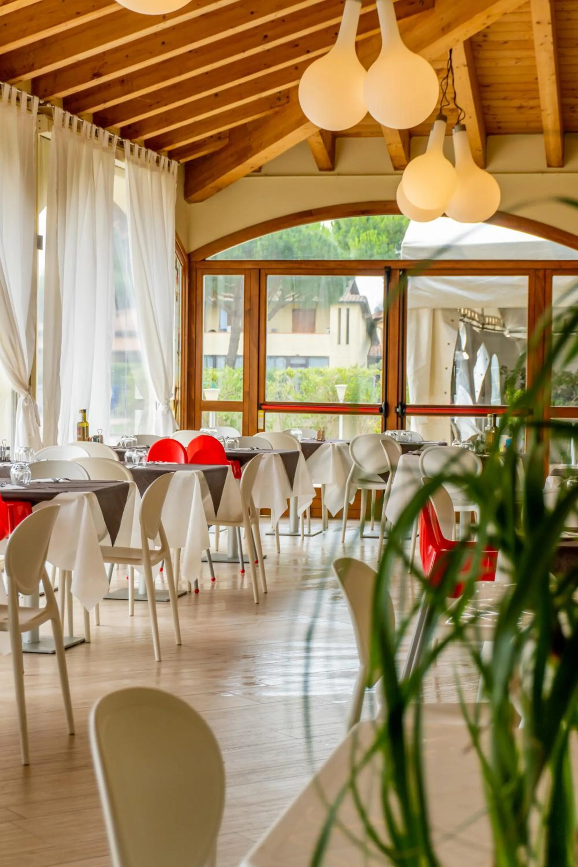 Restaurant/places to eat in Airone Bianco Residence Village