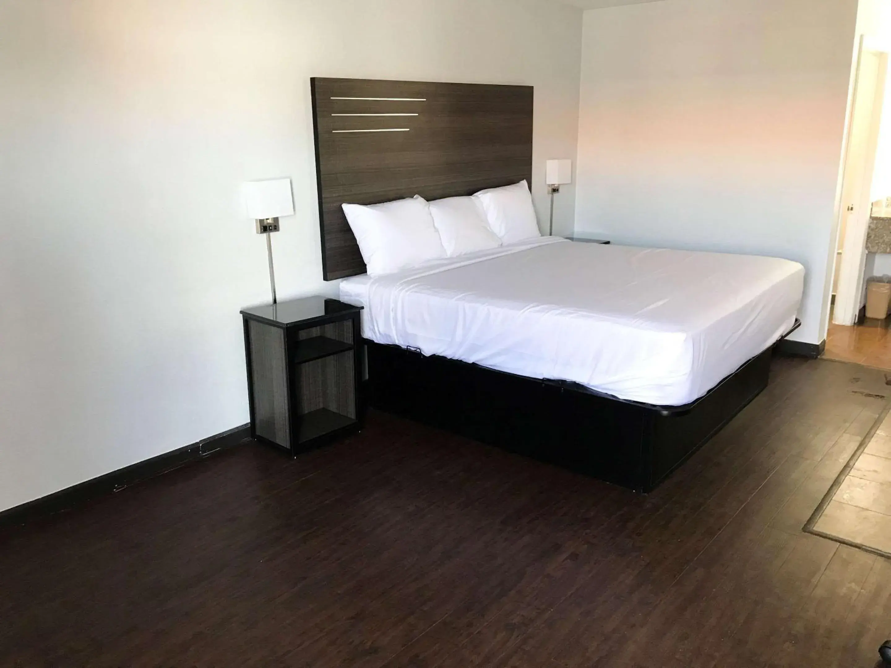 Photo of the whole room, Bed in Suburban Studios North Charleston I-526 Photo of the whole room, Bed in Suburban Studios North Charleston I-526