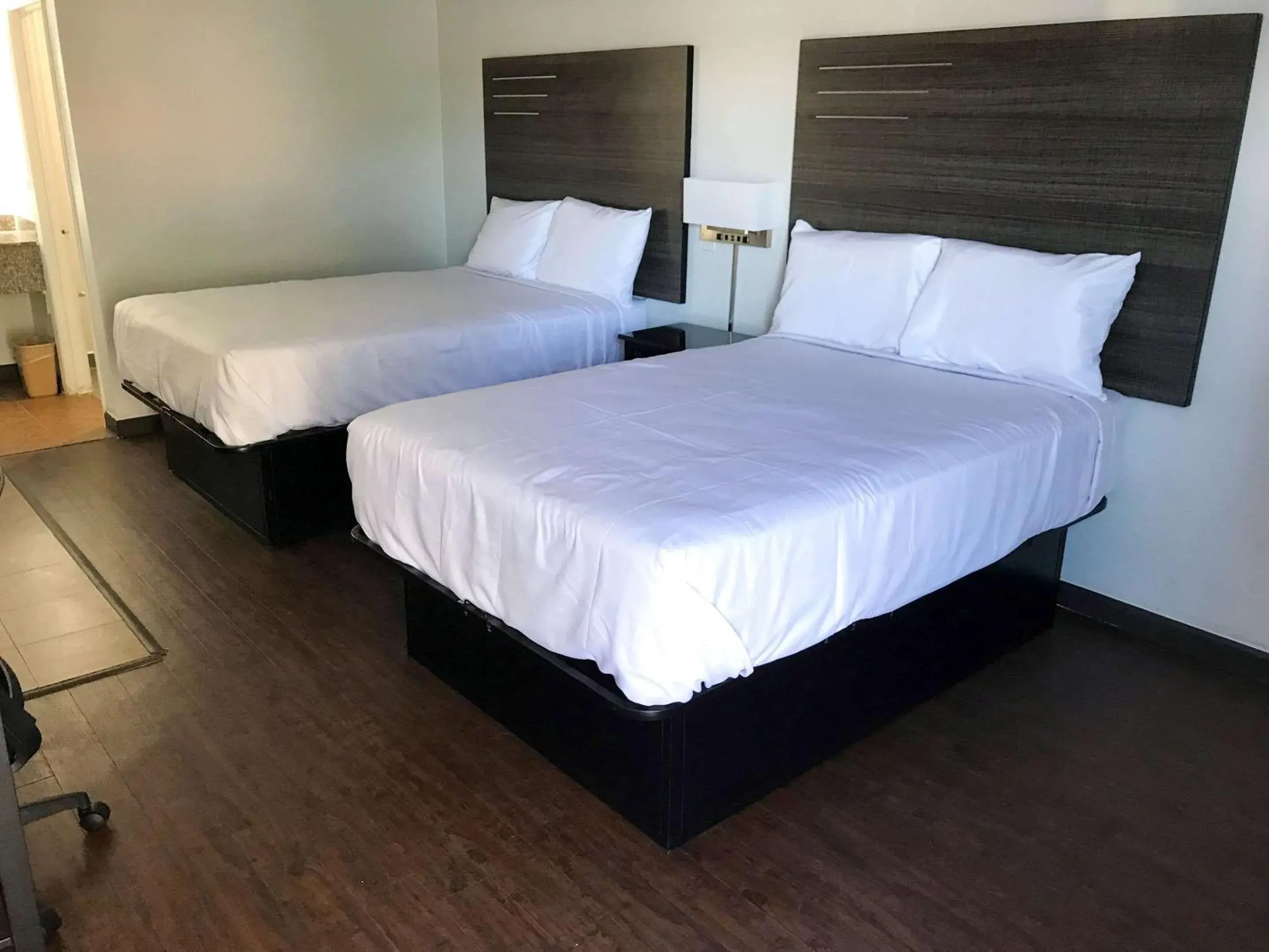 Photo of the whole room, Bed in Suburban Studios North Charleston I-526 Photo of the whole room, Bed in Suburban Studios North Charleston I-526