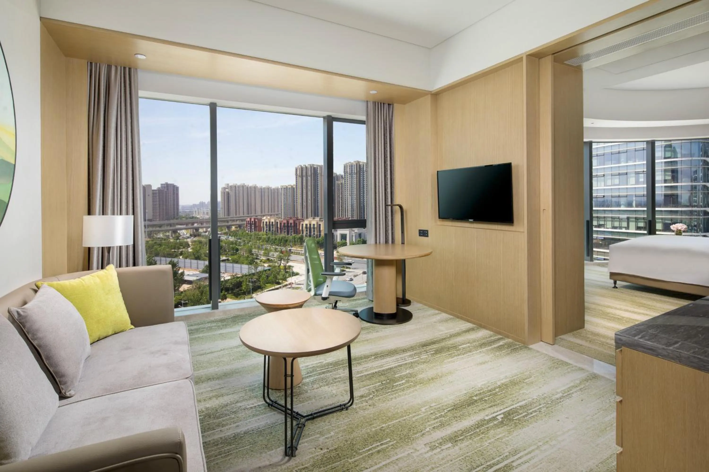 Photo of the whole room, Seating Area in Holiday Inn Zhengzhou Riverside
