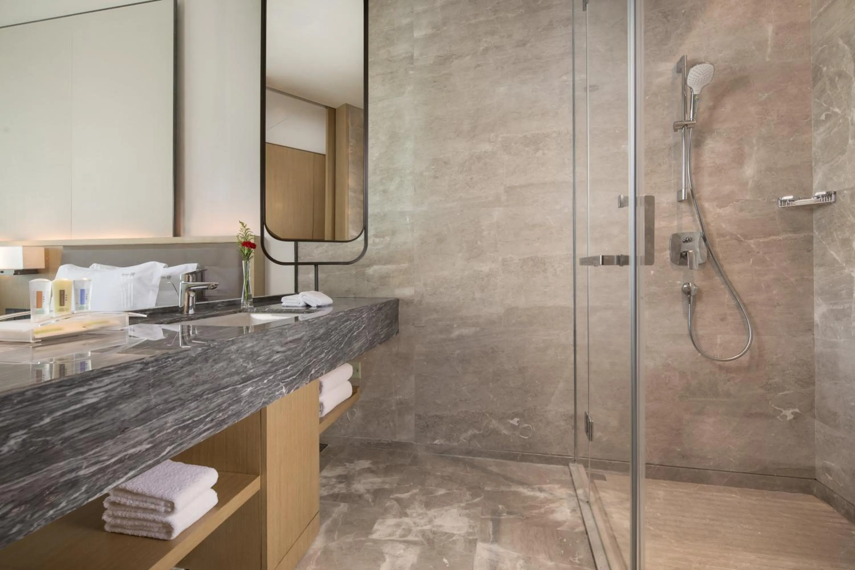 Bathroom in Holiday Inn Zhengzhou Riverside