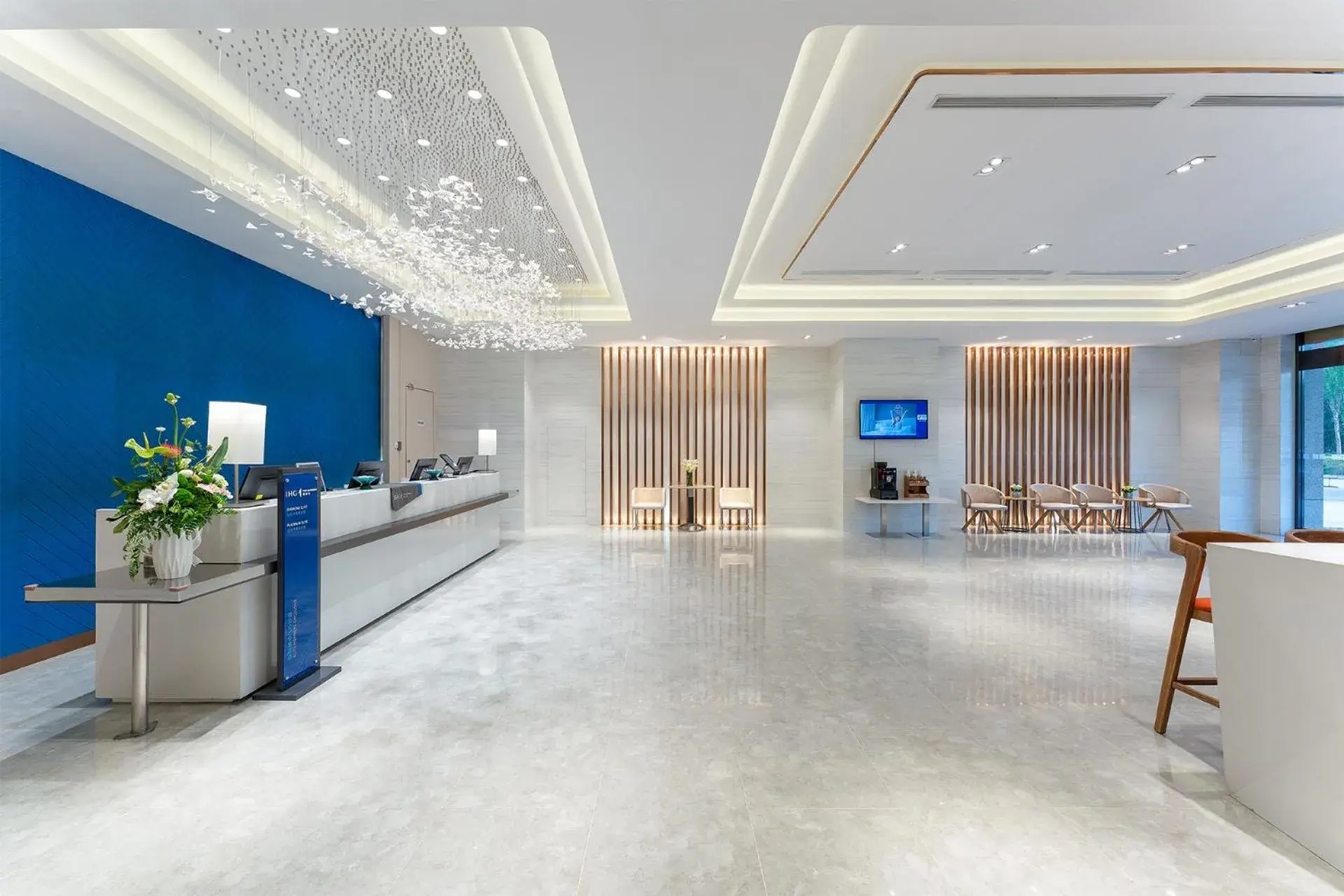Lobby or reception in Holiday Inn Express Yinchuan Downtown by IHG Lobby or reception in Holiday Inn Express Yinchuan Downtown by IHG