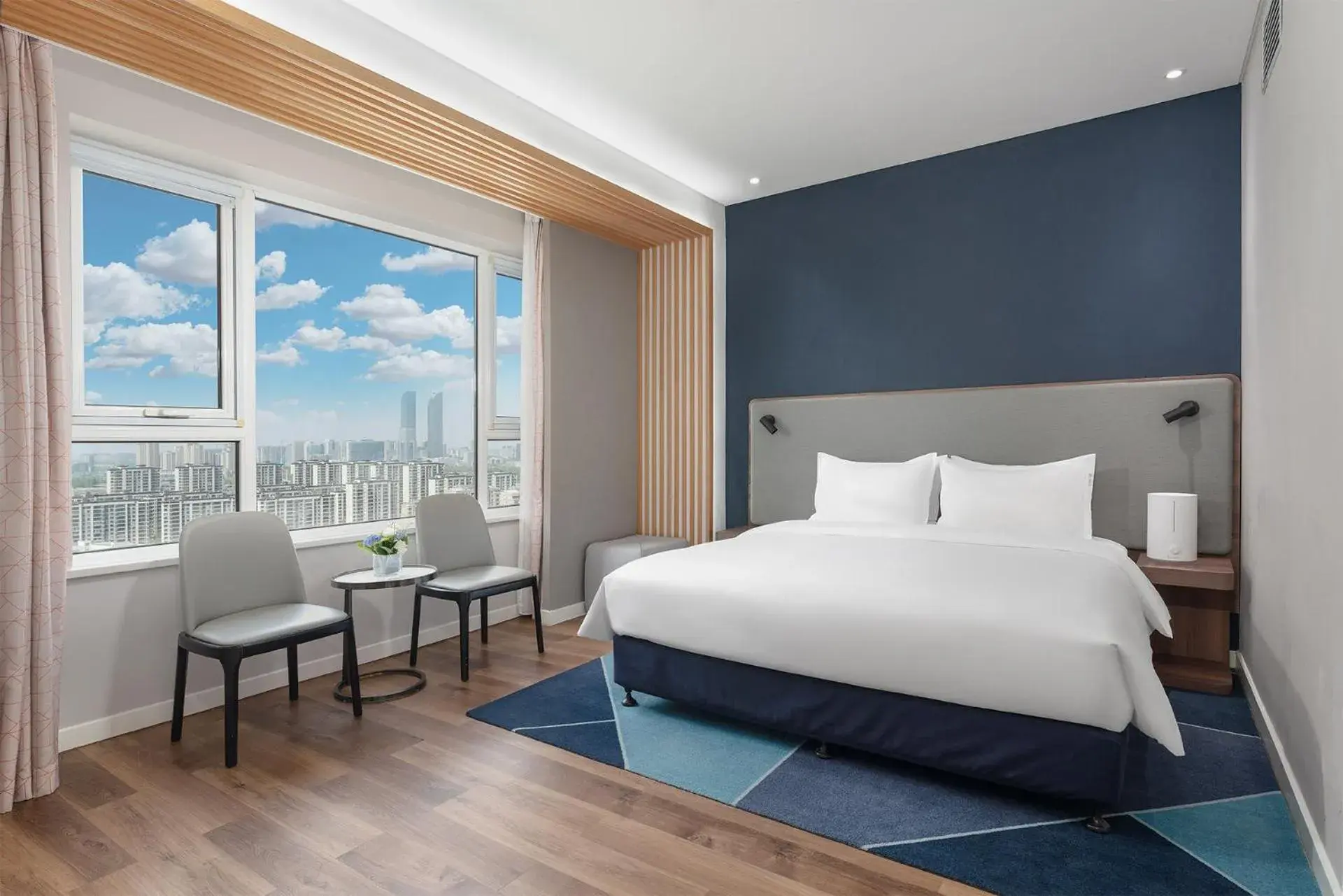 Bed in Holiday Inn Express Yinchuan Downtown by IHG Bed in Holiday Inn Express Yinchuan Downtown by IHG