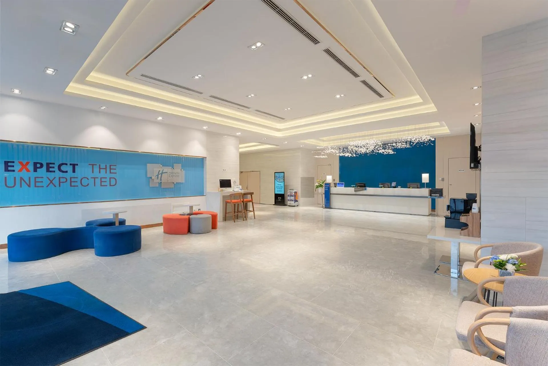 Lobby or reception in Holiday Inn Express Yinchuan Downtown by IHG