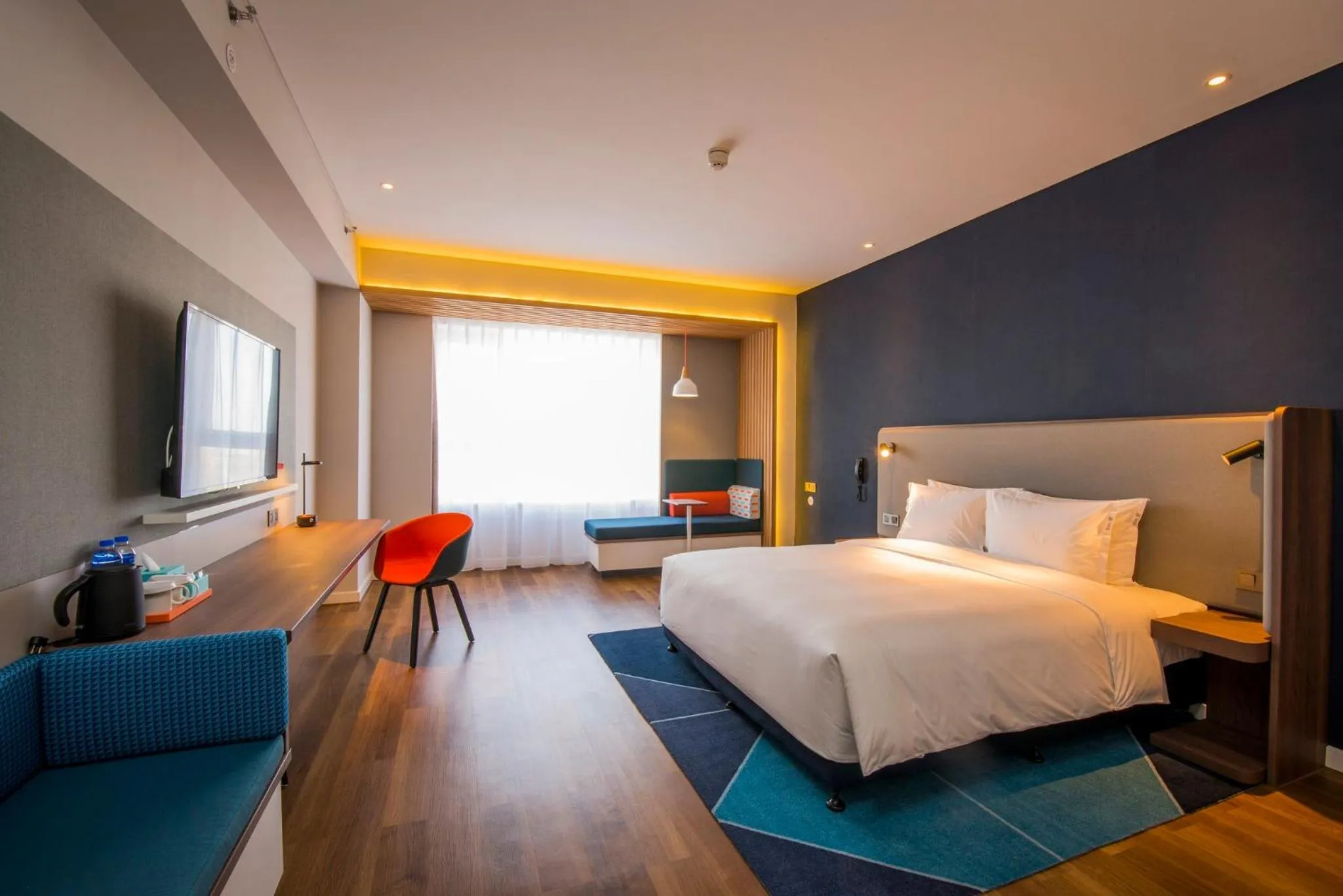 Photo of the whole room, Bed in Holiday Inn Express Yinchuan Downtown by IHG