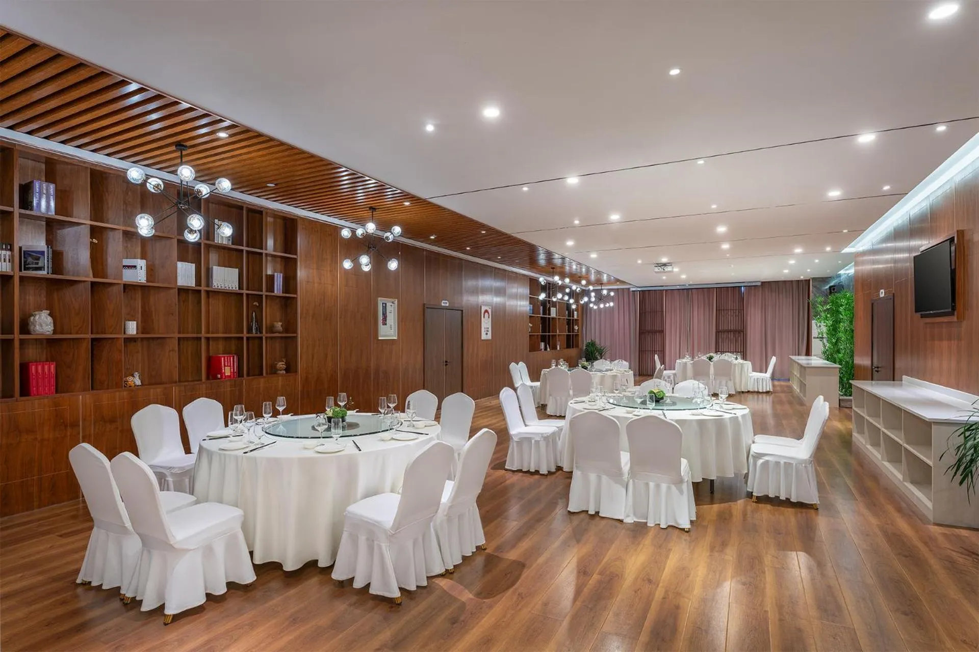 Restaurant/places to eat in Holiday Inn Express Yinchuan Downtown by IHG