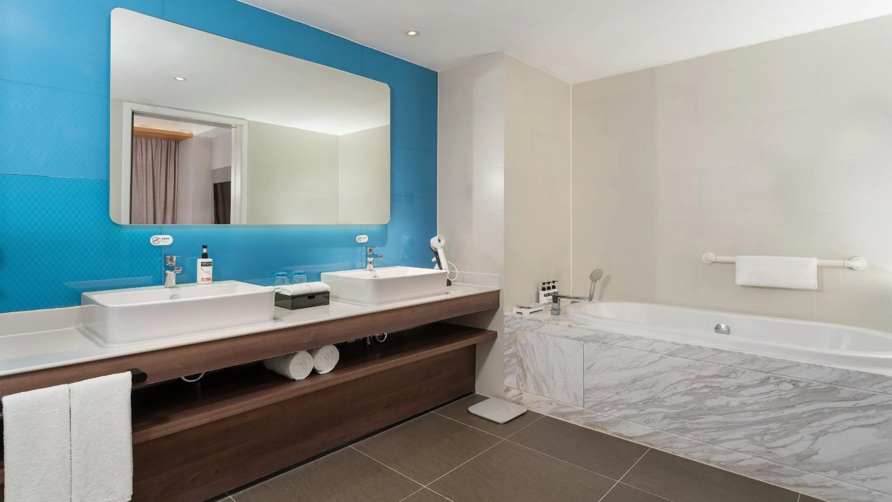 Photo of the whole room in Holiday Inn Express Yinchuan Downtown by IHG