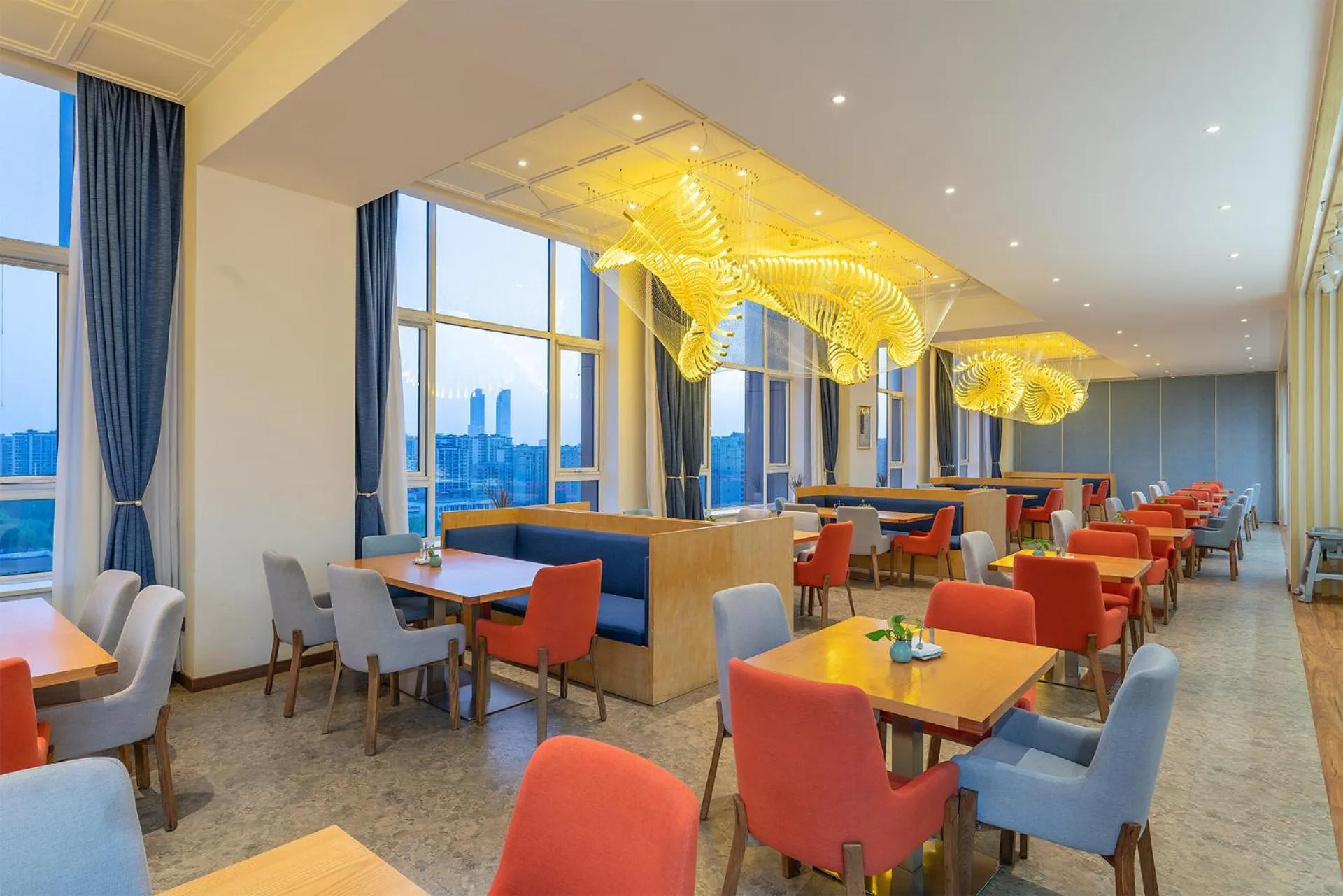 Restaurant/places to eat in Holiday Inn Express Yinchuan Downtown by IHG