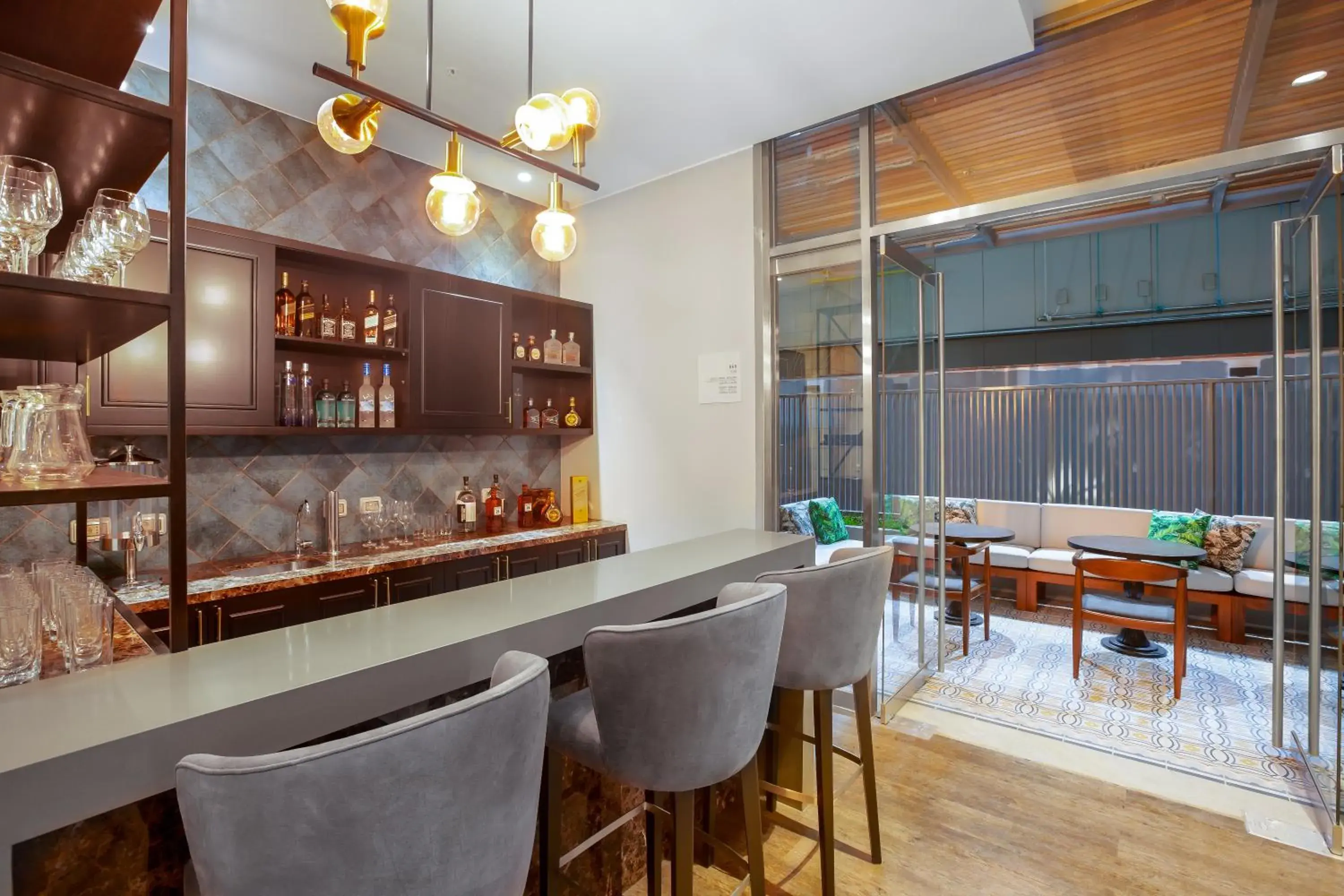 Lounge or bar in Holiday Inn - Piura by IHG Lounge or bar in Holiday Inn - Piura by IHG