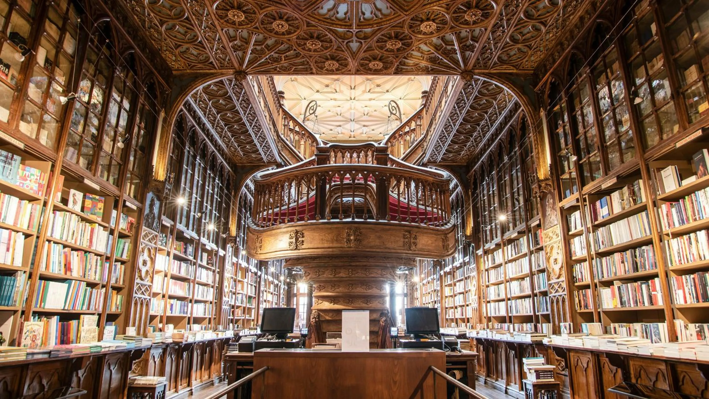 Nearby landmark in Holiday Inn Express Porto City Centre by IHG