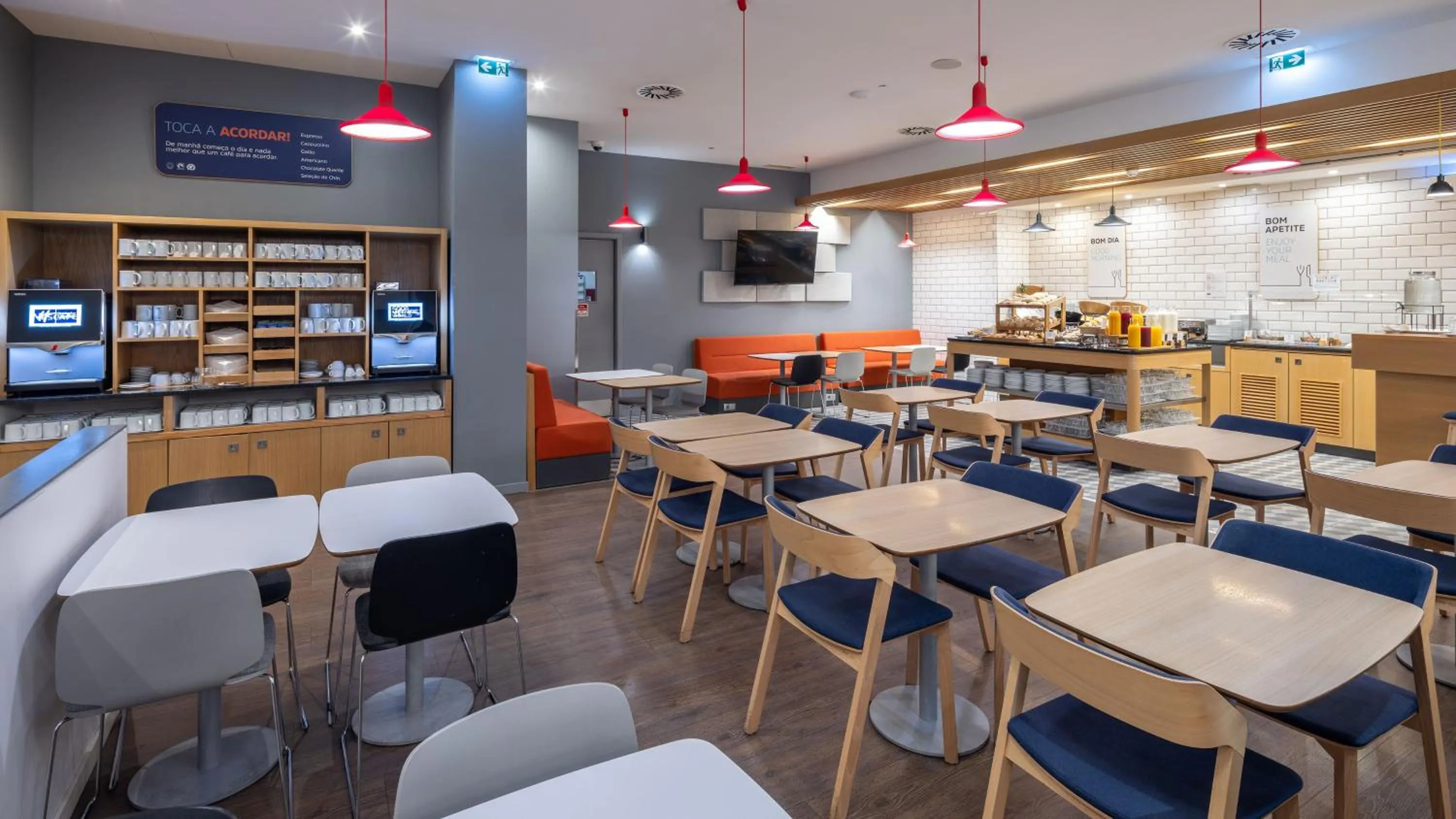 Breakfast in Holiday Inn Express Porto City Centre by IHG