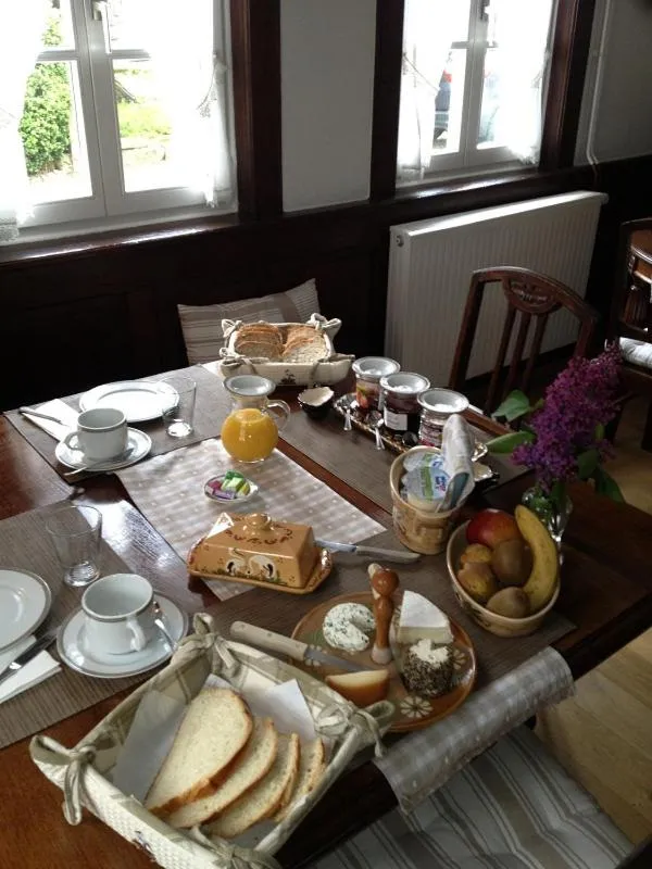 Breakfast in Gîtes et chambres d'hôtes Maison Ungerer