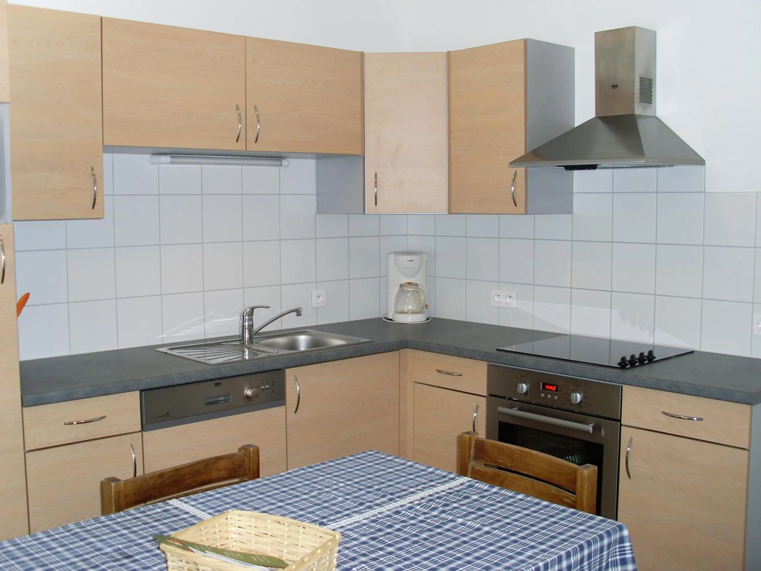 Kitchen or kitchenette in Gîtes et chambres d'hôtes Maison Ungerer
