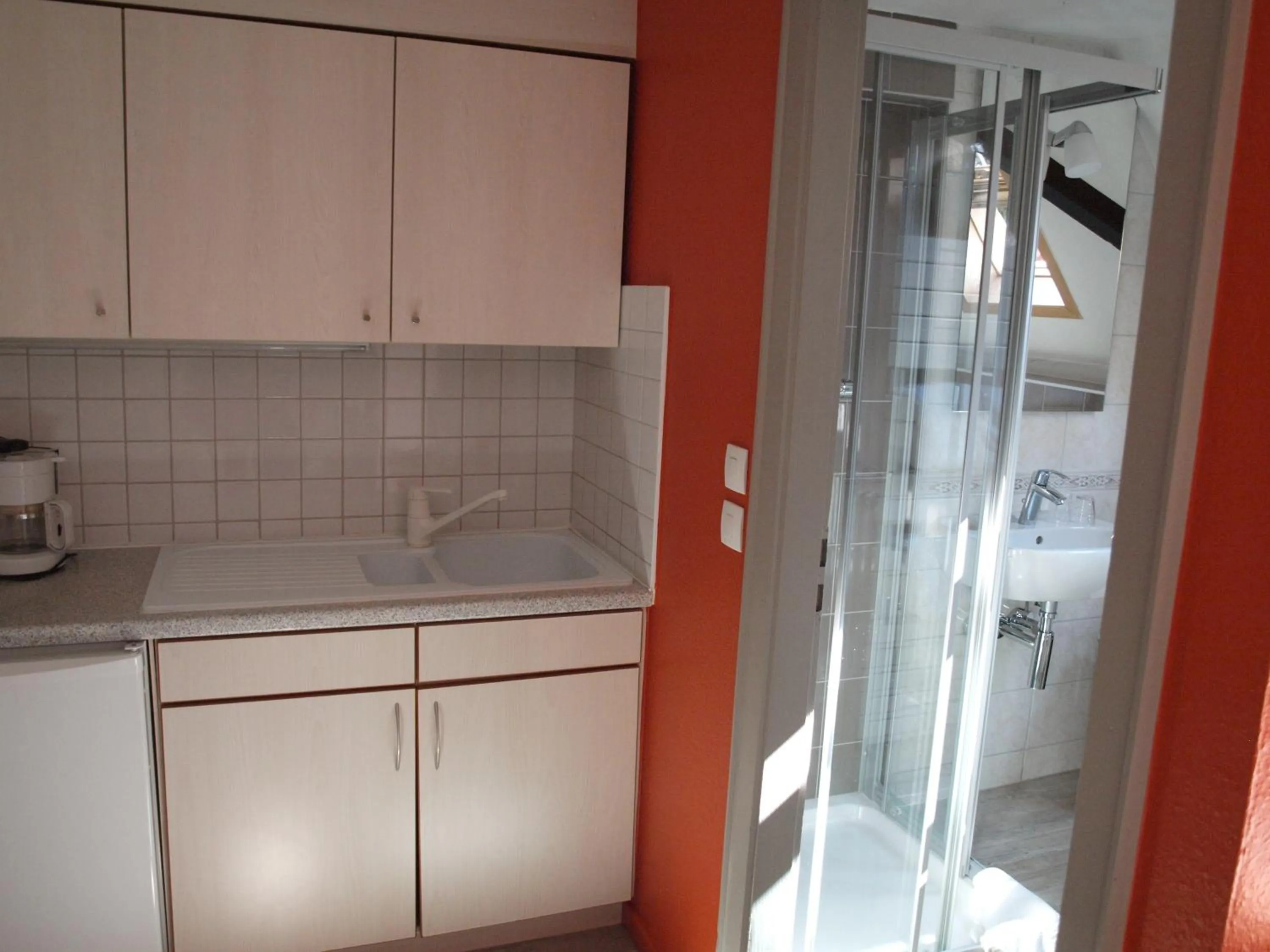 Kitchen or kitchenette in Gîtes et chambres d'hôtes Maison Ungerer