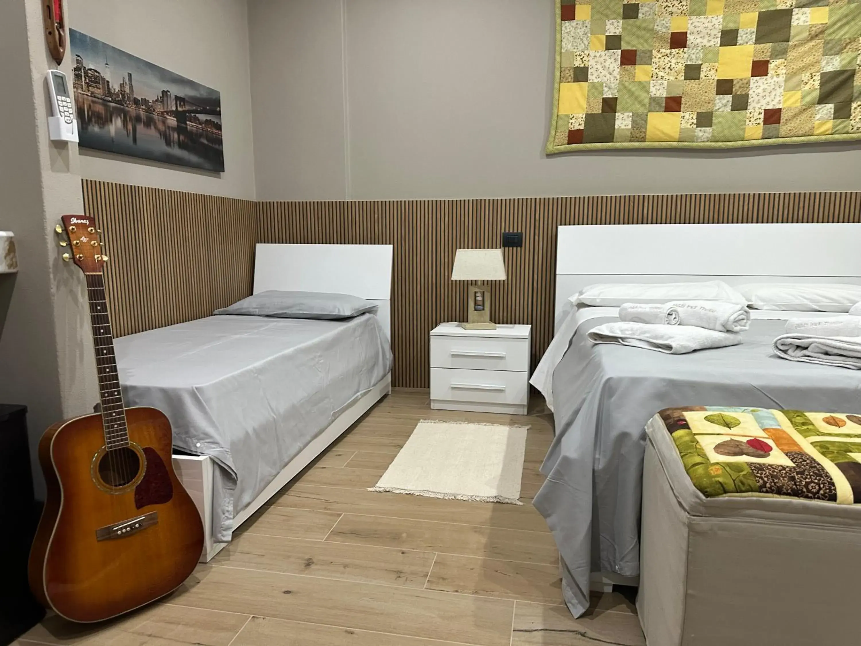 Triple Room with Bathroom in Bed & Breakfast Indi Thelar Triple Room with Bathroom in Bed & Breakfast Indi Thelar