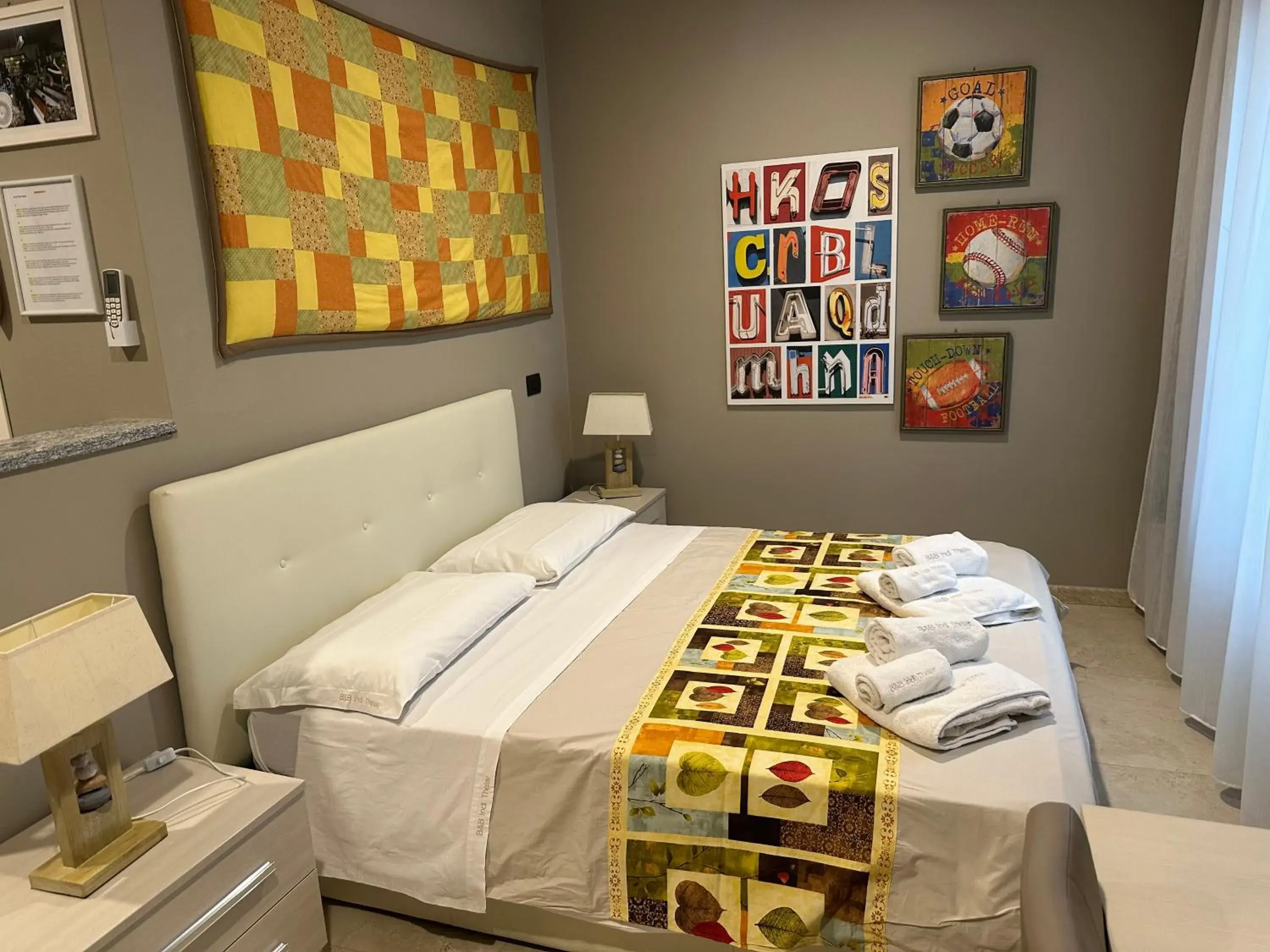 Double Room with Private Bathroom in Bed & Breakfast Indi Thelar Double Room with Private Bathroom in Bed & Breakfast Indi Thelar
