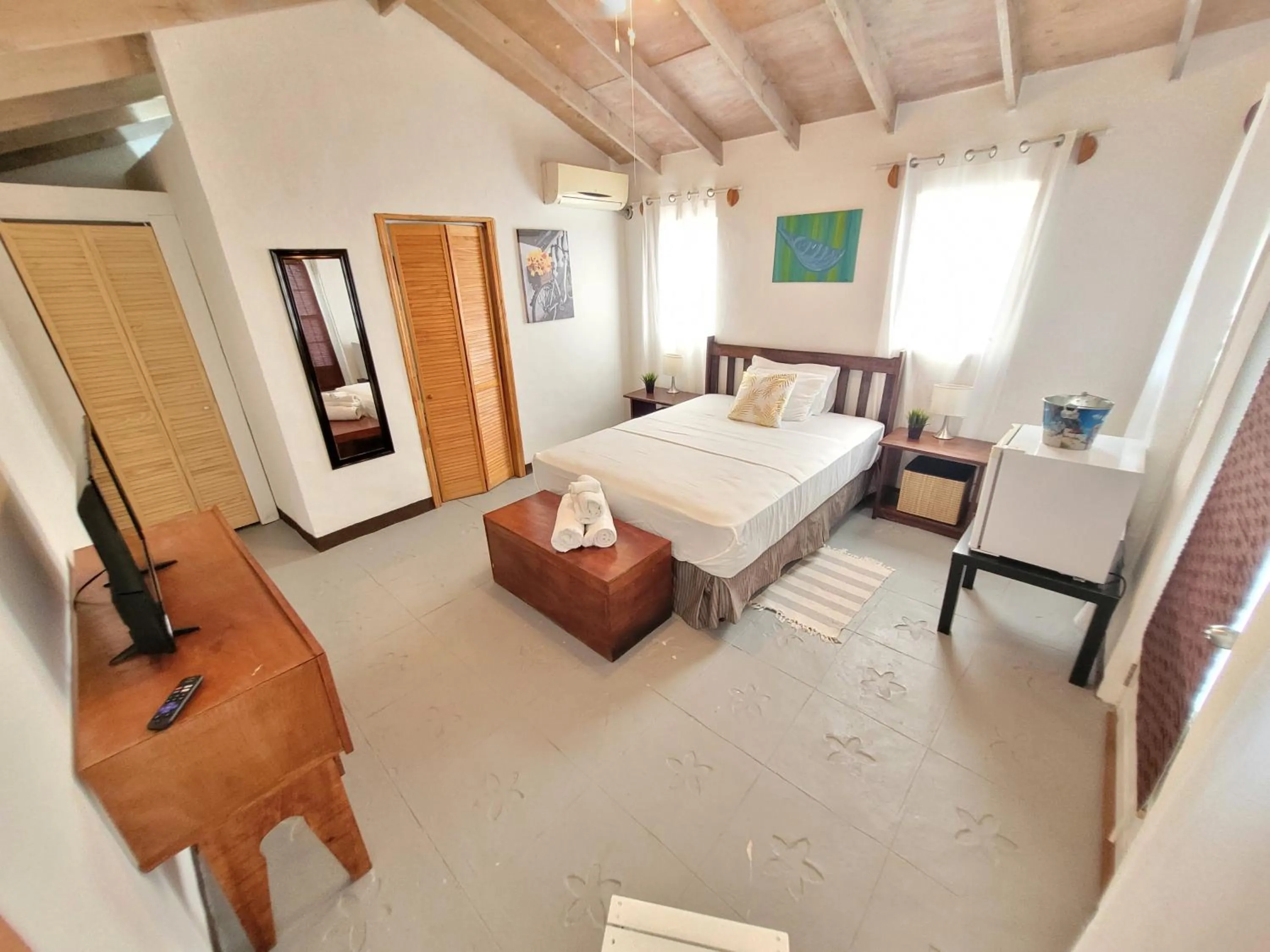 Bed in Ellen Bay Inn