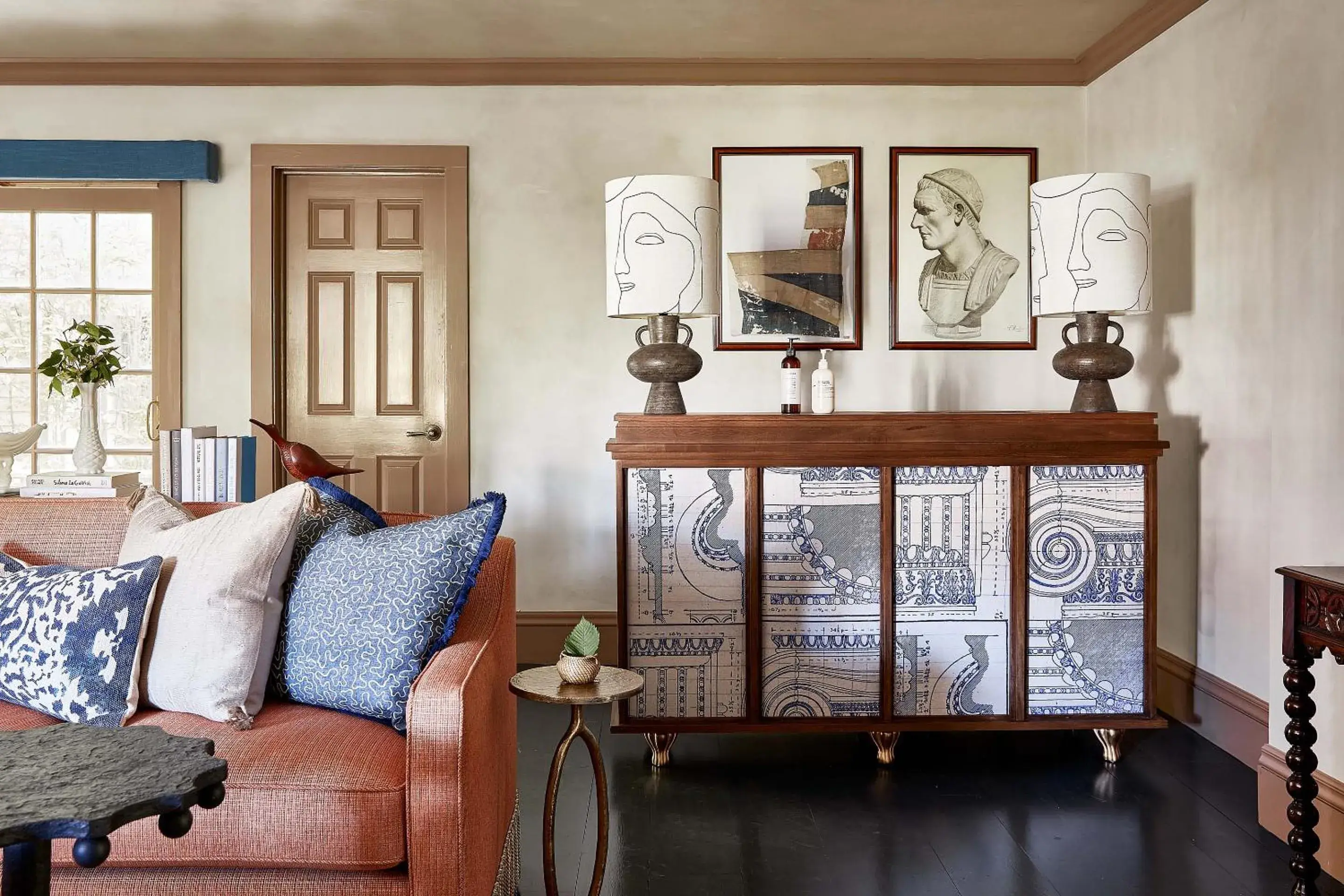 Lounge or bar in Blue Iris Lounge or bar in Blue Iris