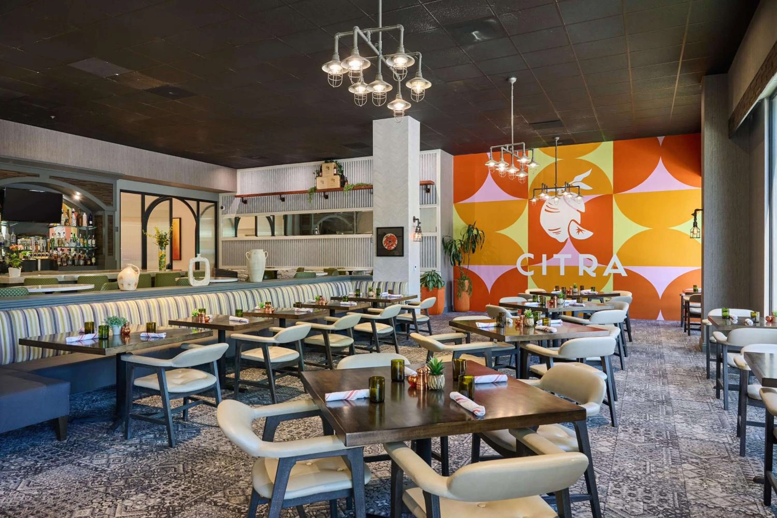 Restaurant/places to eat in Hotel Zessa Orange County Airport, a DoubleTree by Hilton