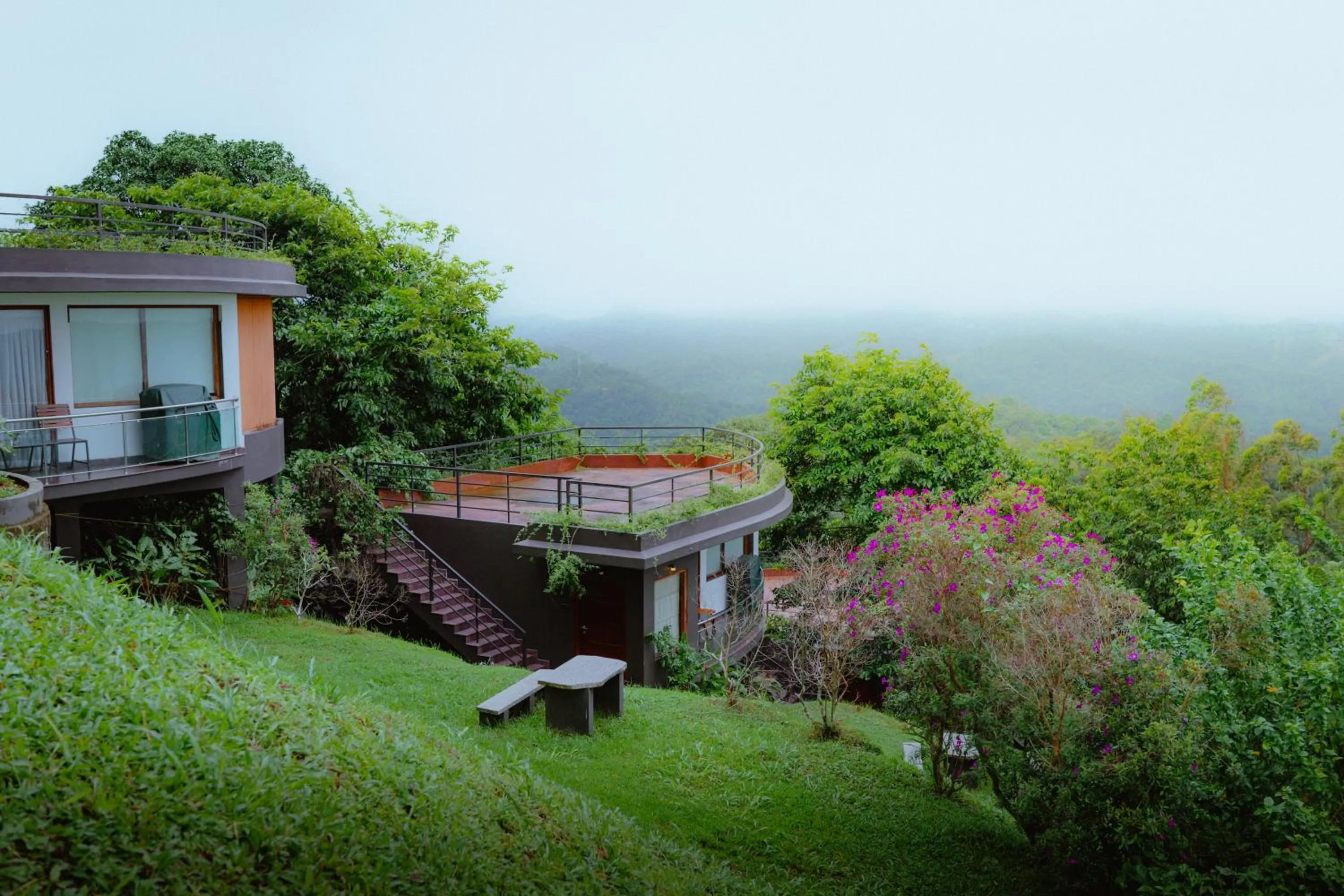 Area and facilities in Haze and Kites Resort Munnar