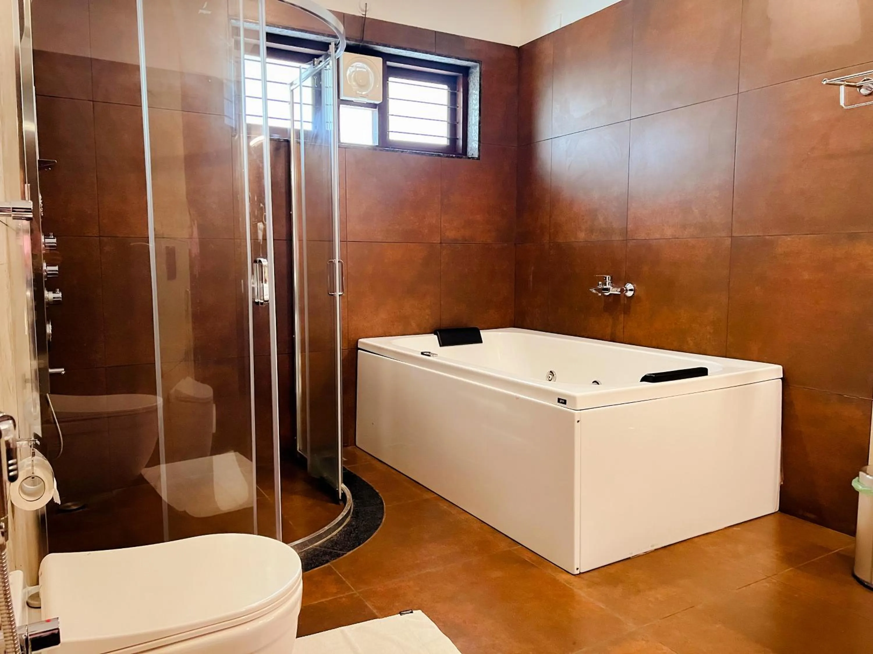 Bath in Haze and Kites Resort Munnar