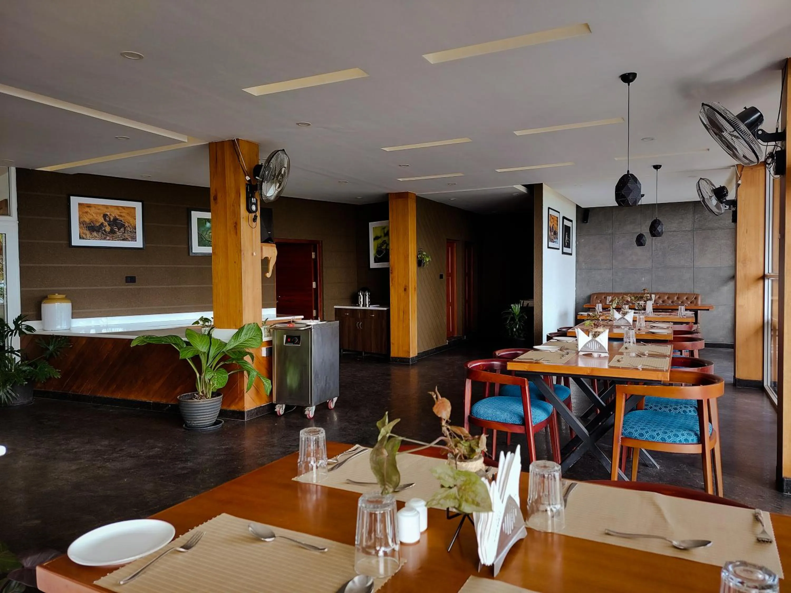 Restaurant/places to eat in Haze and Kites Resort Munnar