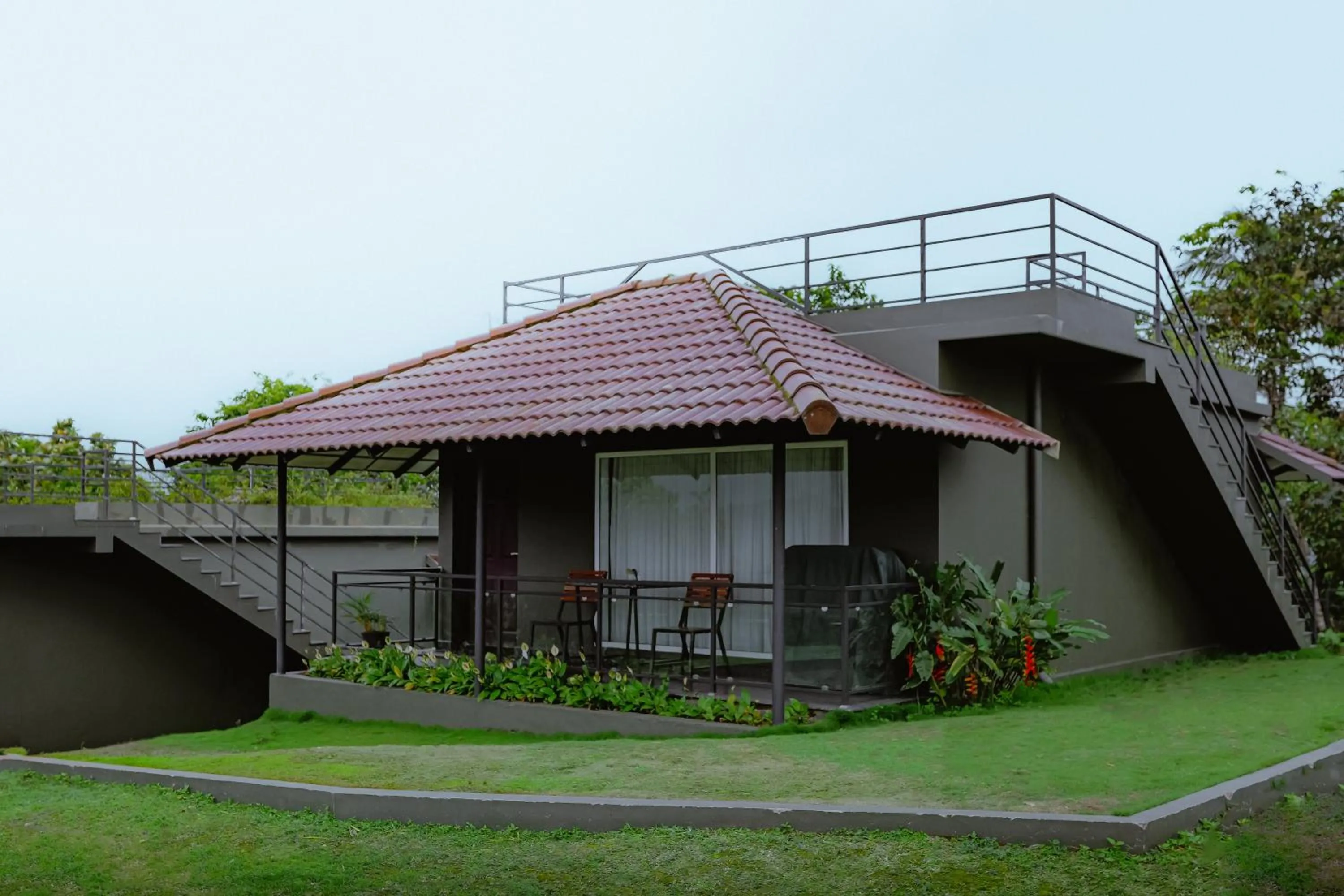 Area and facilities in Haze and Kites Resort Munnar