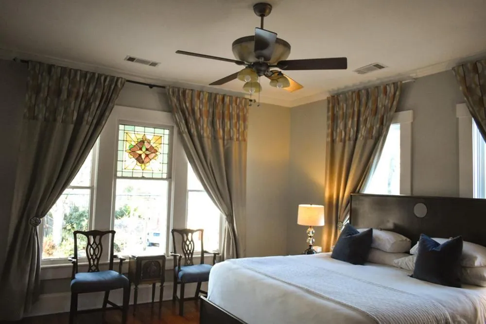 Bedroom, Bed in Sparrow Grove Manor