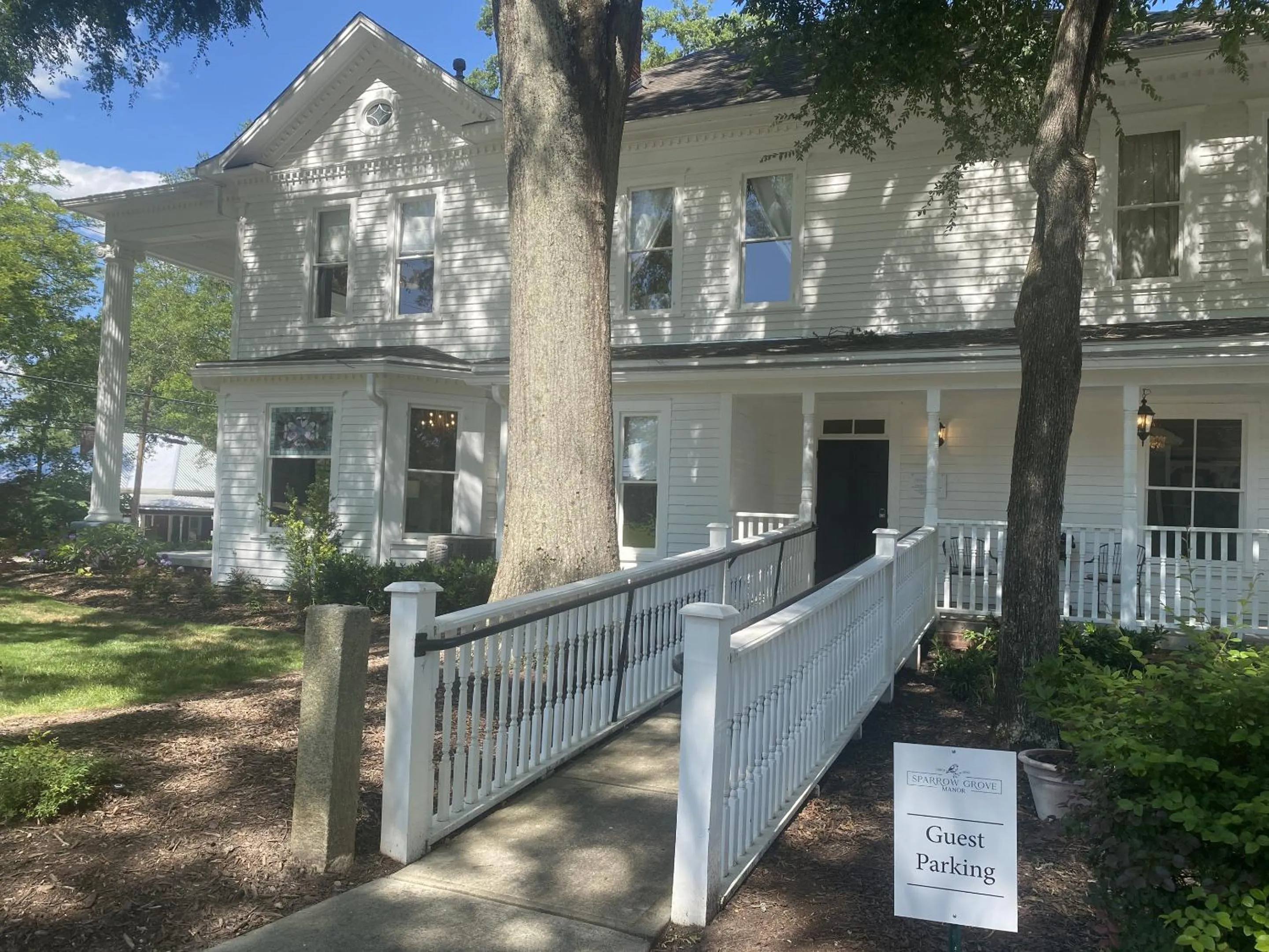 Parking in Sparrow Grove Manor