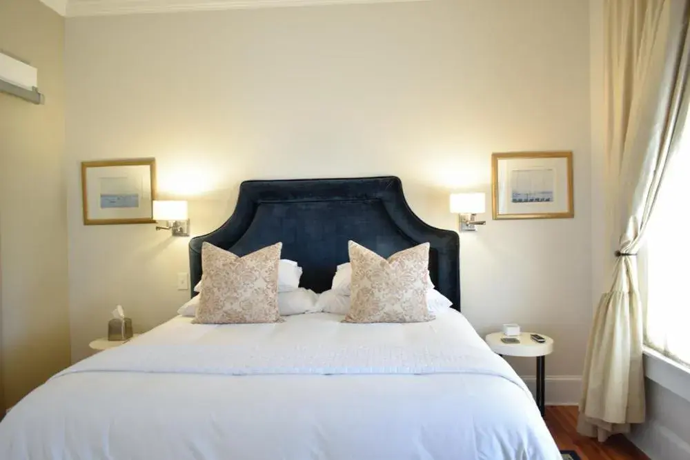 Bedroom, Bed in Sparrow Grove Manor Bedroom, Bed in Sparrow Grove Manor