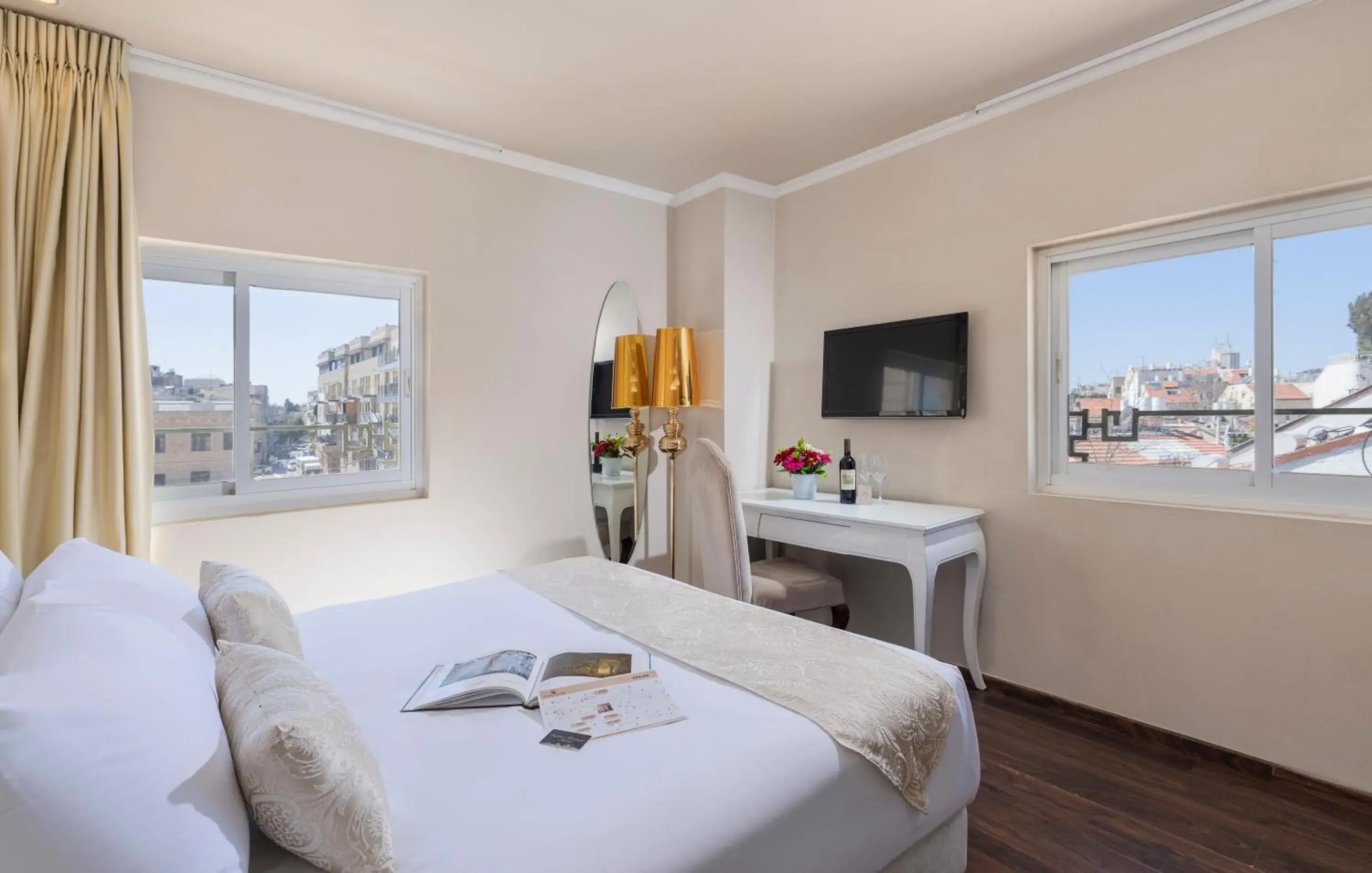 Deluxe Room in Agripas Boutique Hotel Deluxe Room in Agripas Boutique Hotel