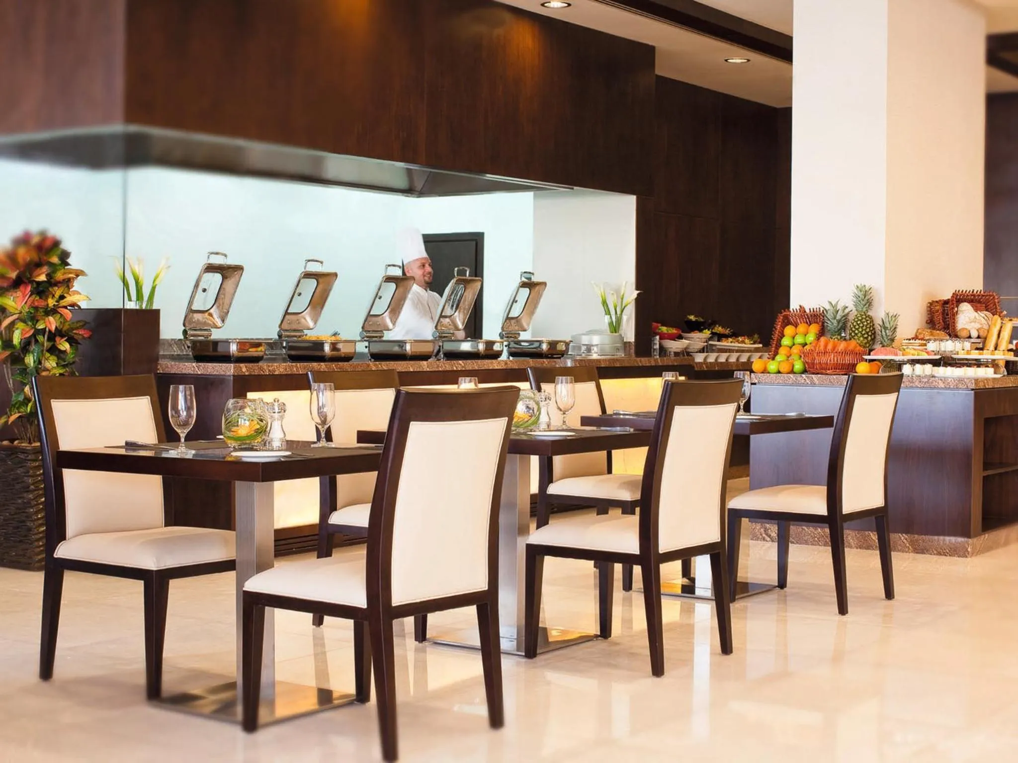 Restaurant/places to eat in Mövenpick Hotel Apartments Al Mamzar Dubai