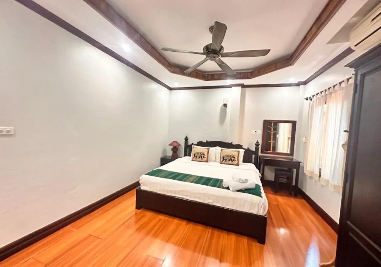 Deluxe Double Room in Y Not Lao Villa Deluxe Double Room in Y Not Lao Villa