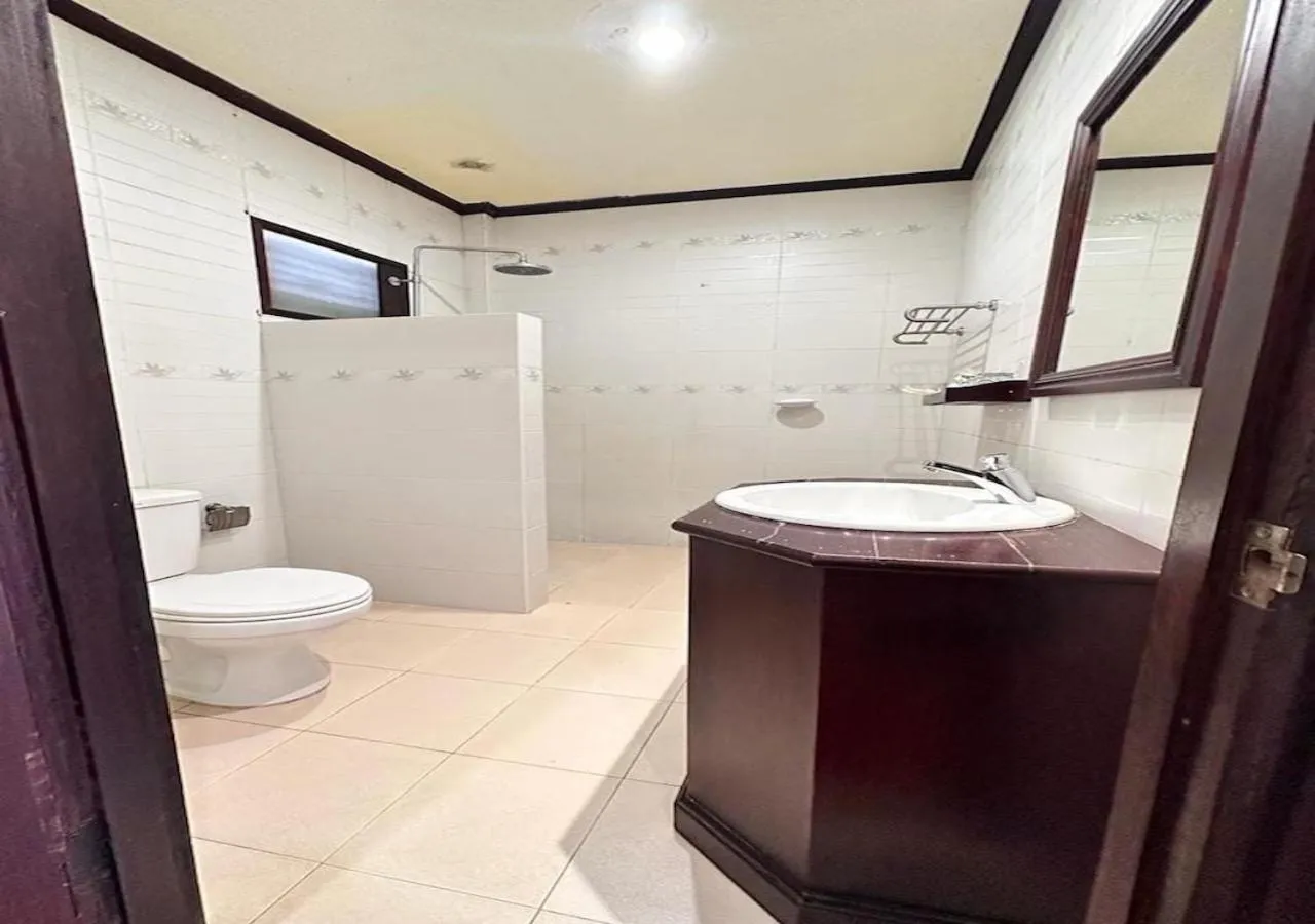 Shower in Y Not Lao Villa