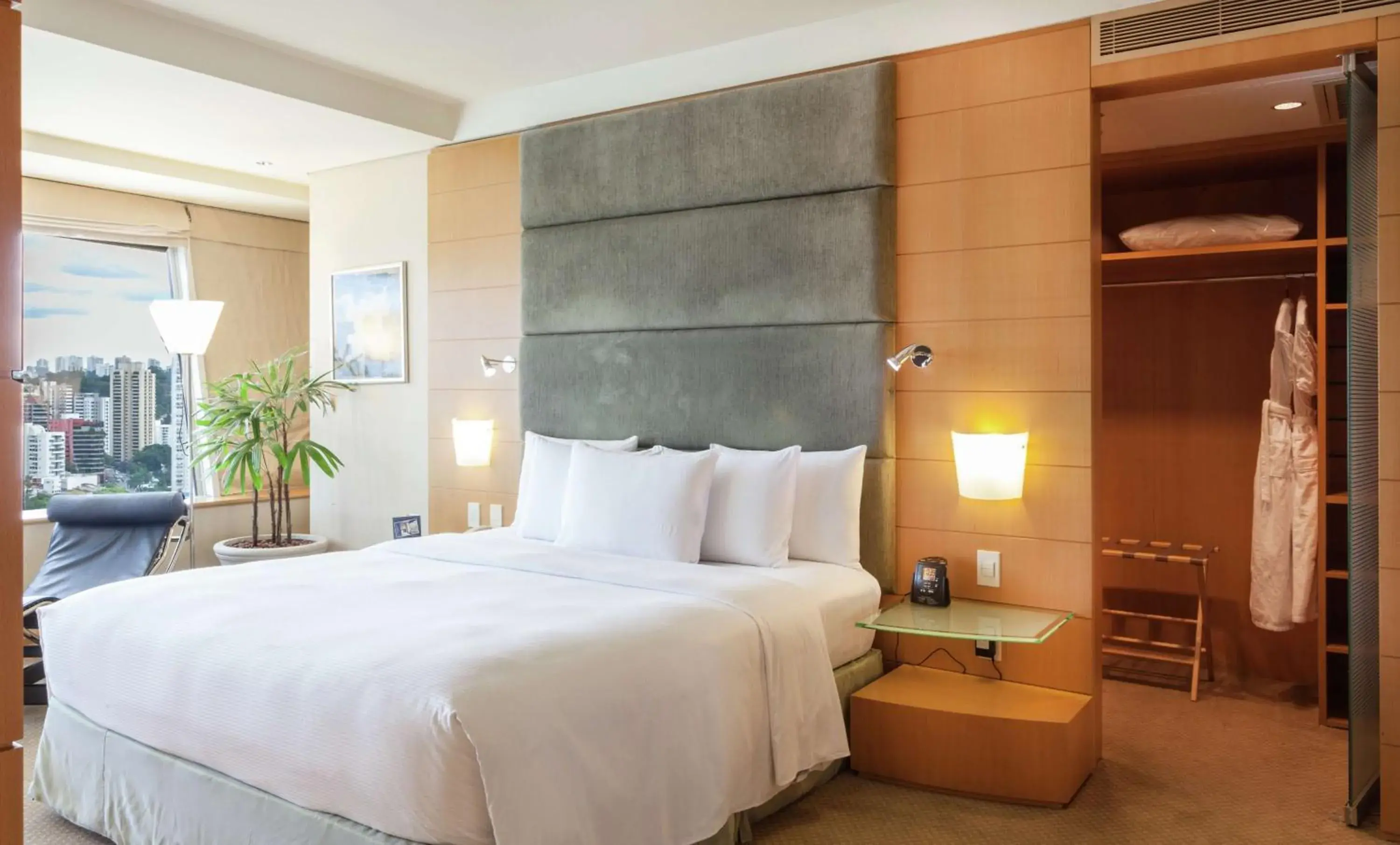 Living room, Bed in Hilton Sao Paulo Morumbi Living room, Bed in Hilton Sao Paulo Morumbi