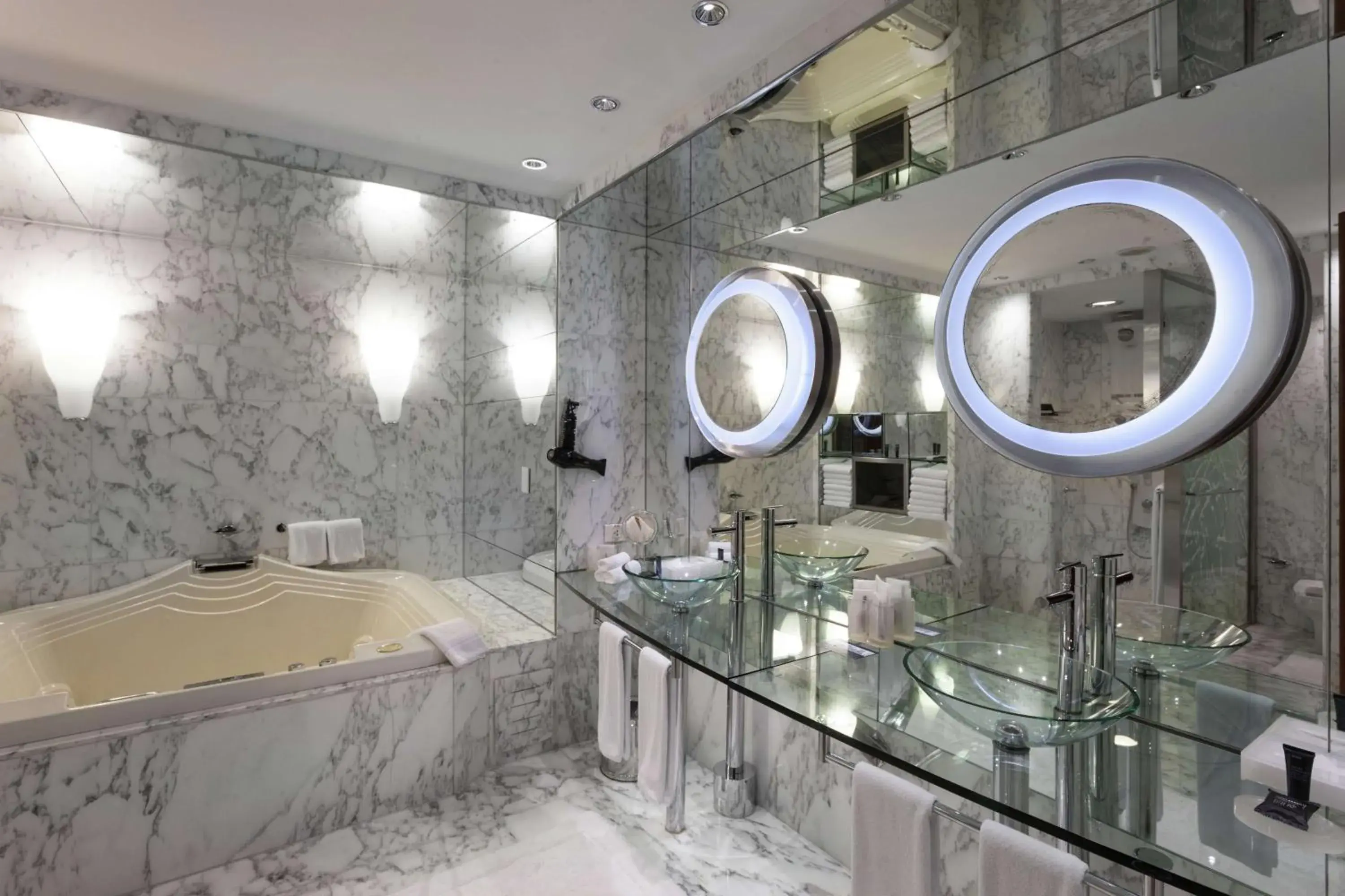 Bathroom in Hilton Sao Paulo Morumbi Bathroom in Hilton Sao Paulo Morumbi