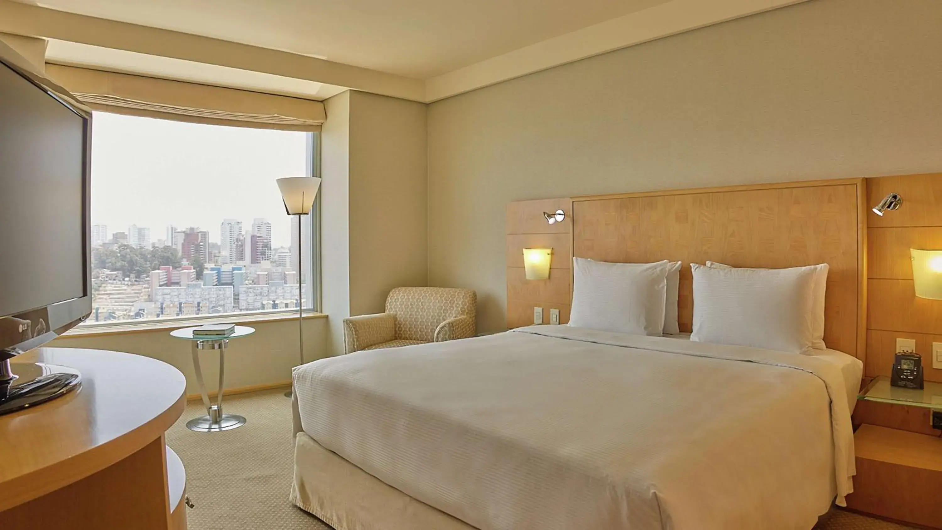 King Bed Executive Room with Breakfast and Happy Hour at the Executive Lounge in Hilton Sao Paulo Morumbi King Bed Executive Room with Breakfast and Happy Hour at the Executive Lounge in Hilton Sao Paulo Morumbi