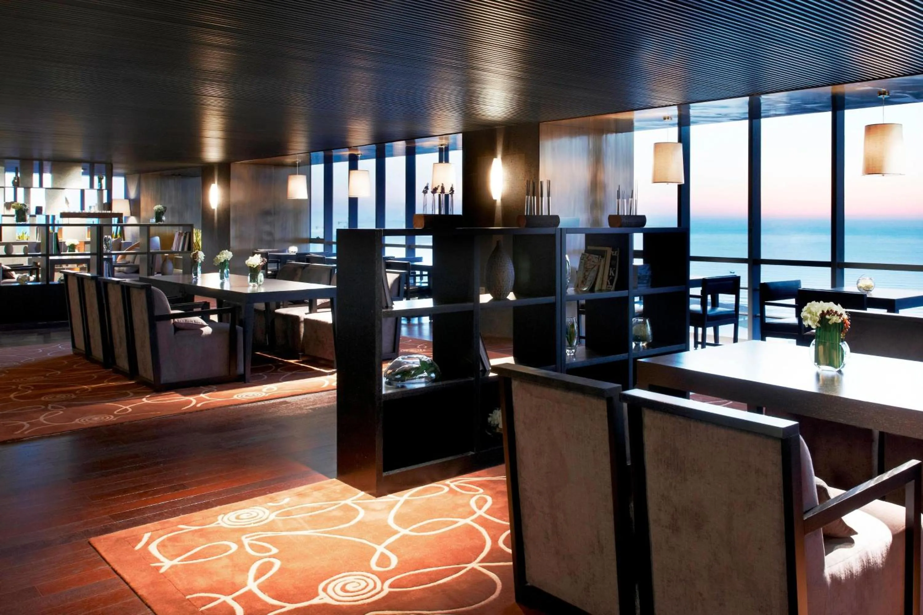 Lounge or bar in Four Points by Sheraton Qingdao, West Coast