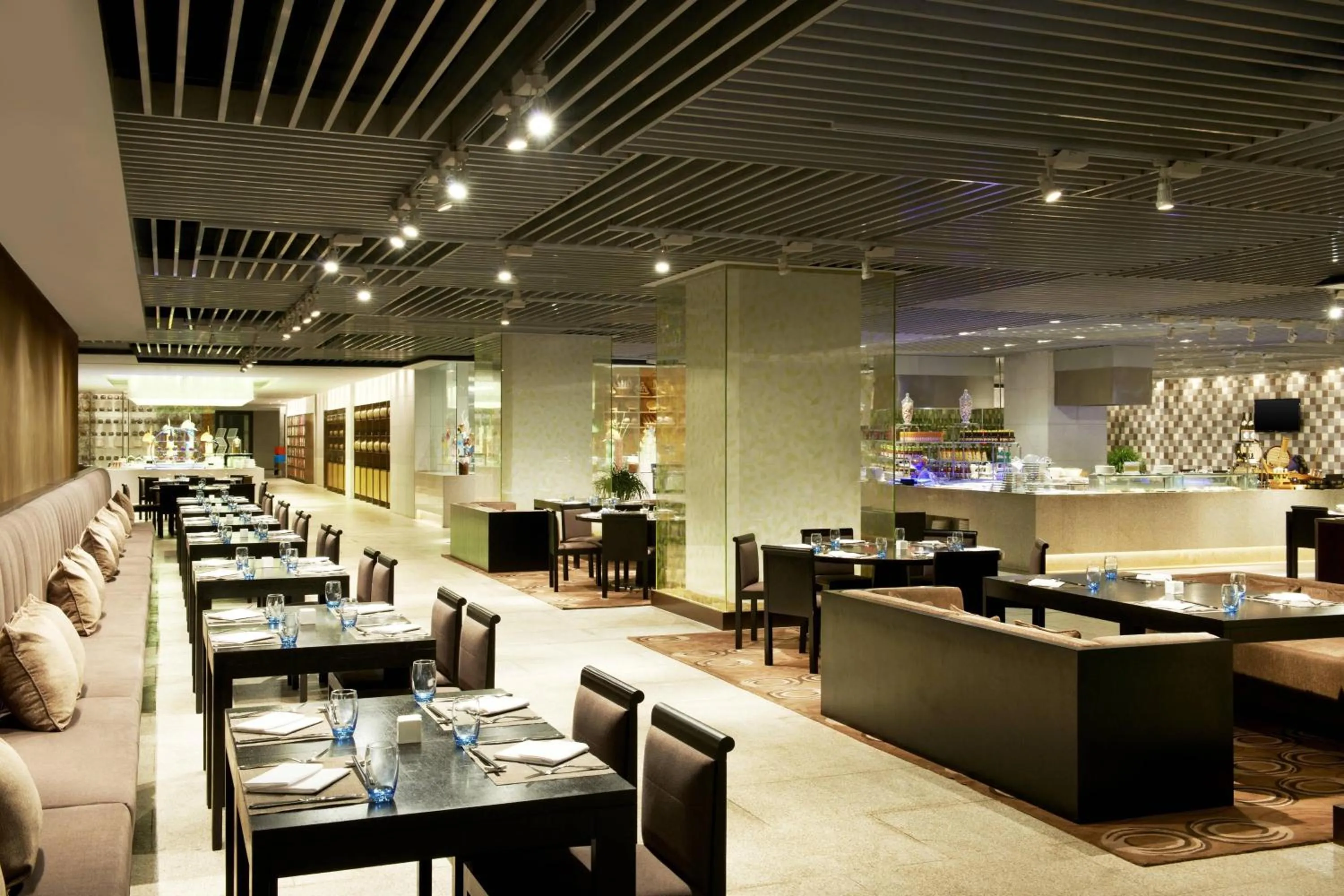 Restaurant/places to eat in Four Points by Sheraton Qingdao, West Coast